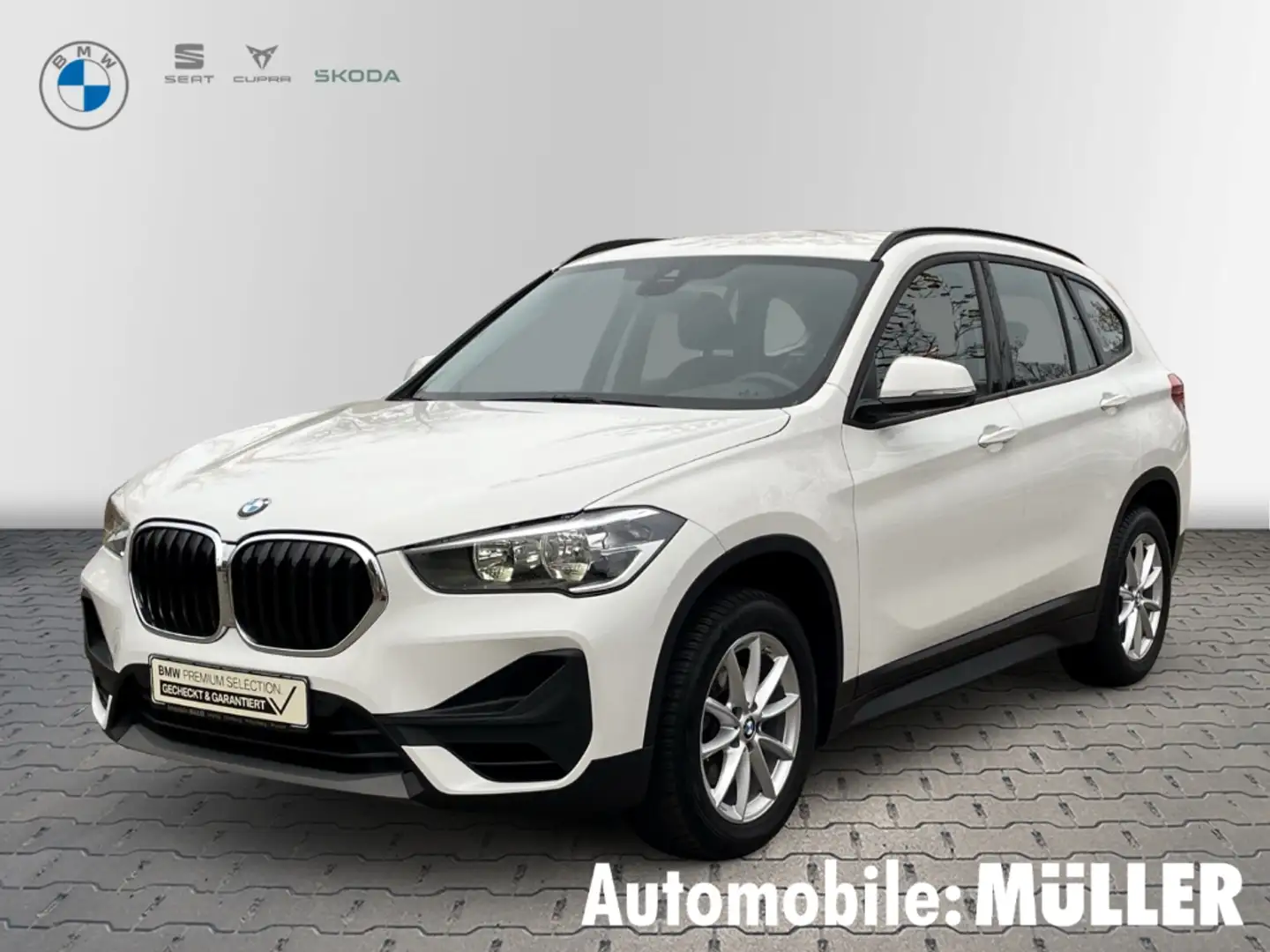 BMW X1 sDrive18i *SITZHZG.*TEMPOMAT*KLIMAAUT.*ABLAGEPAKET Weiß - 1
