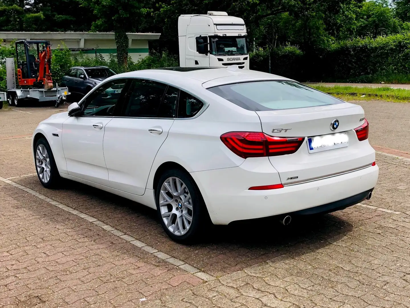 BMW 535 535d xDrive Gran Turismo Aut. Luxury Line Weiß - 2
