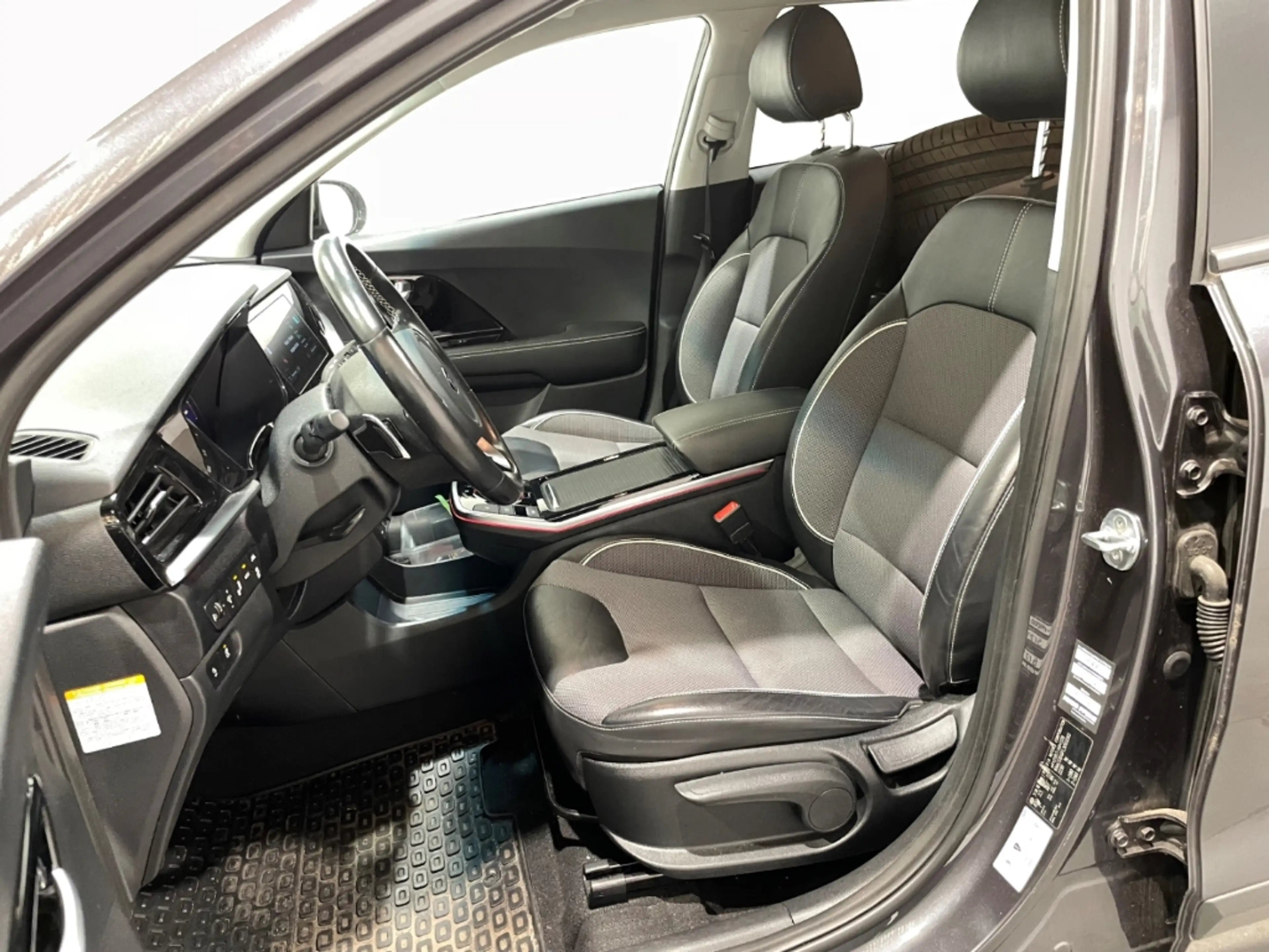 Kia Niro e-Spirit LED ACC Navi Klima PDC SHZ — photo 7