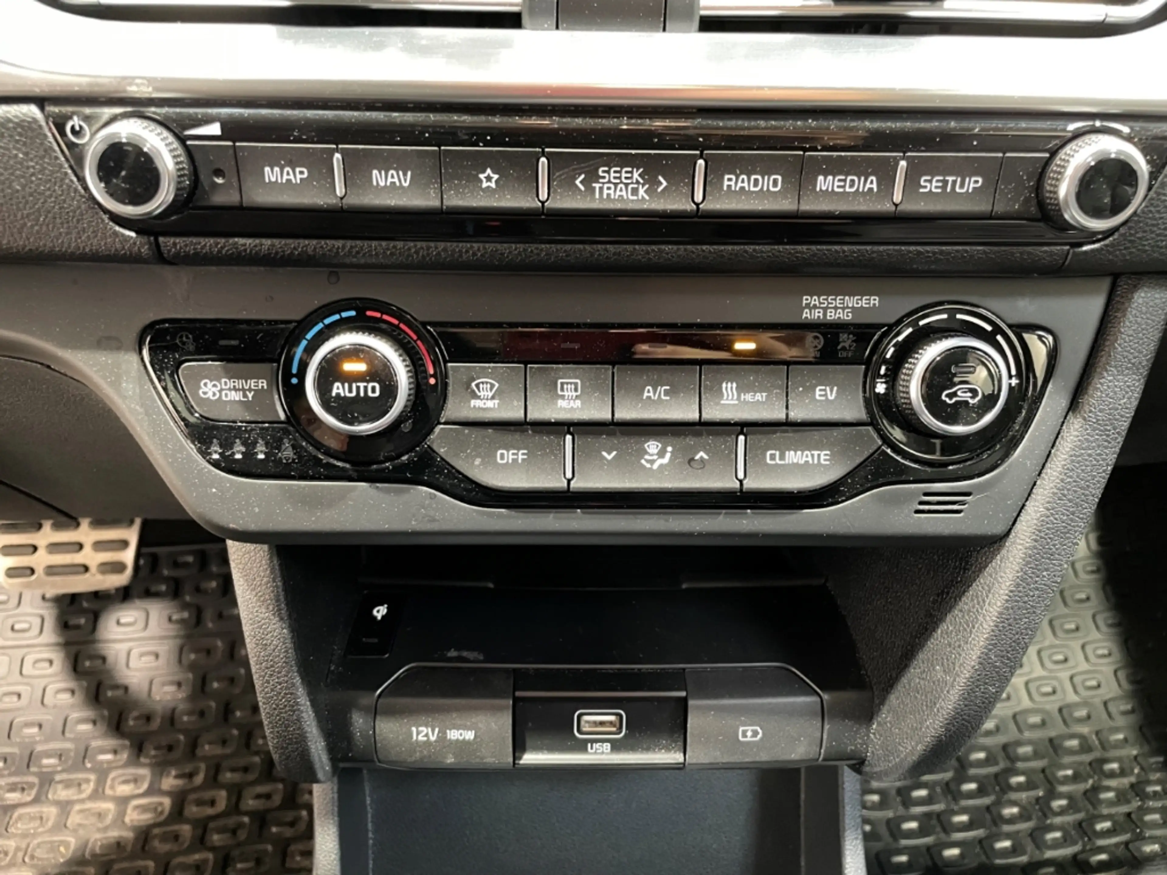 Kia Niro e-Spirit LED ACC Navi Klima PDC SHZ — photo 10