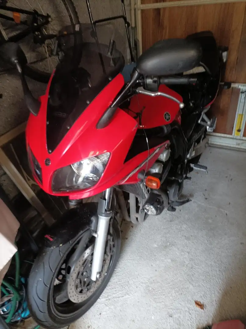 Yamaha FZS 600 Czerwony - 2