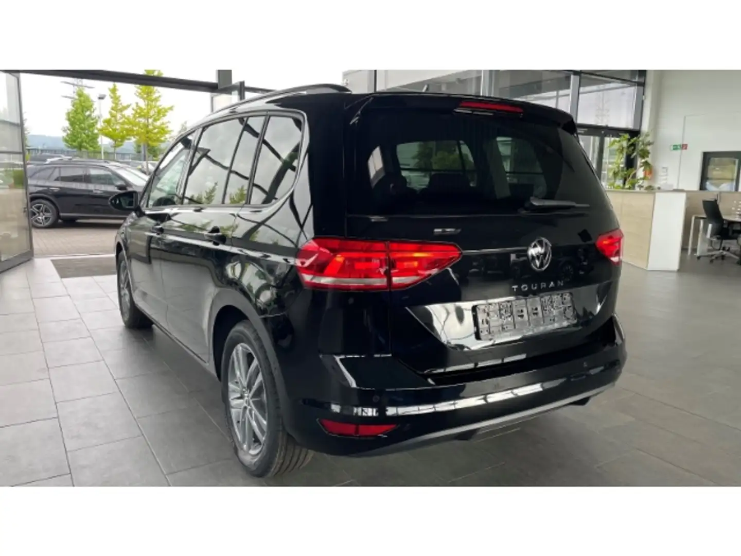 Volkswagen Touran Comfortline 1.5 TSI Navi el. AHK&Heckklappe LED Ka Schwarz - 2