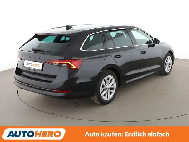 Skoda Octavia view 6