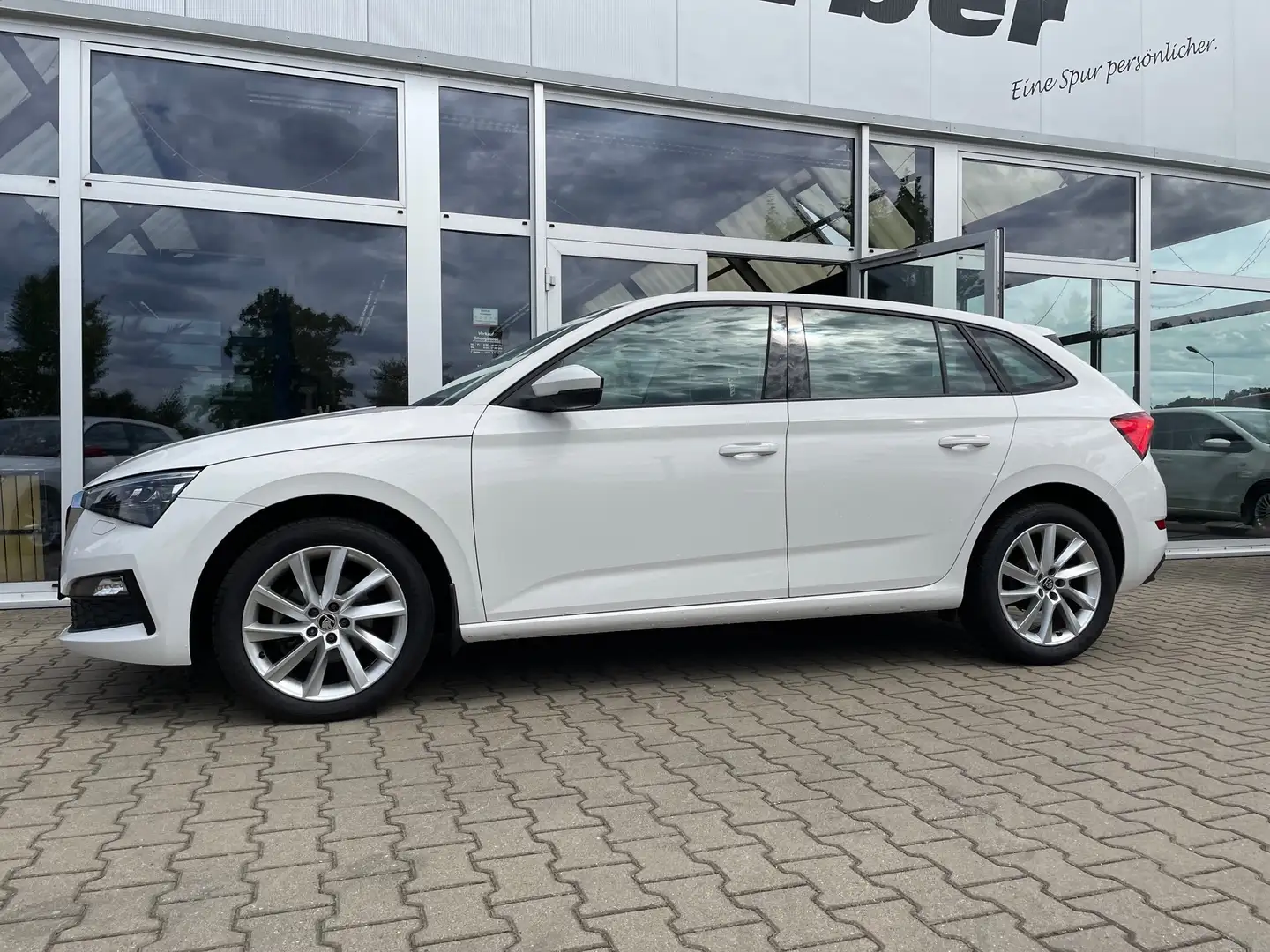 Skoda Scala 1.0 TSI Style Bi-LED AHK el. Heckklappe Weiß - 1