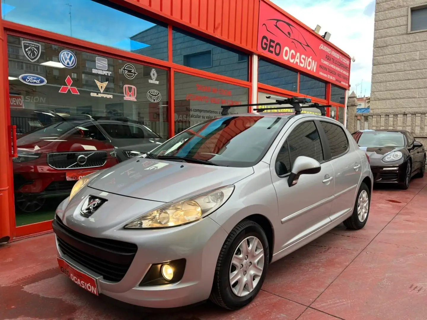 Peugeot 207 1.4HDI FAP Business Line Plateado - 1