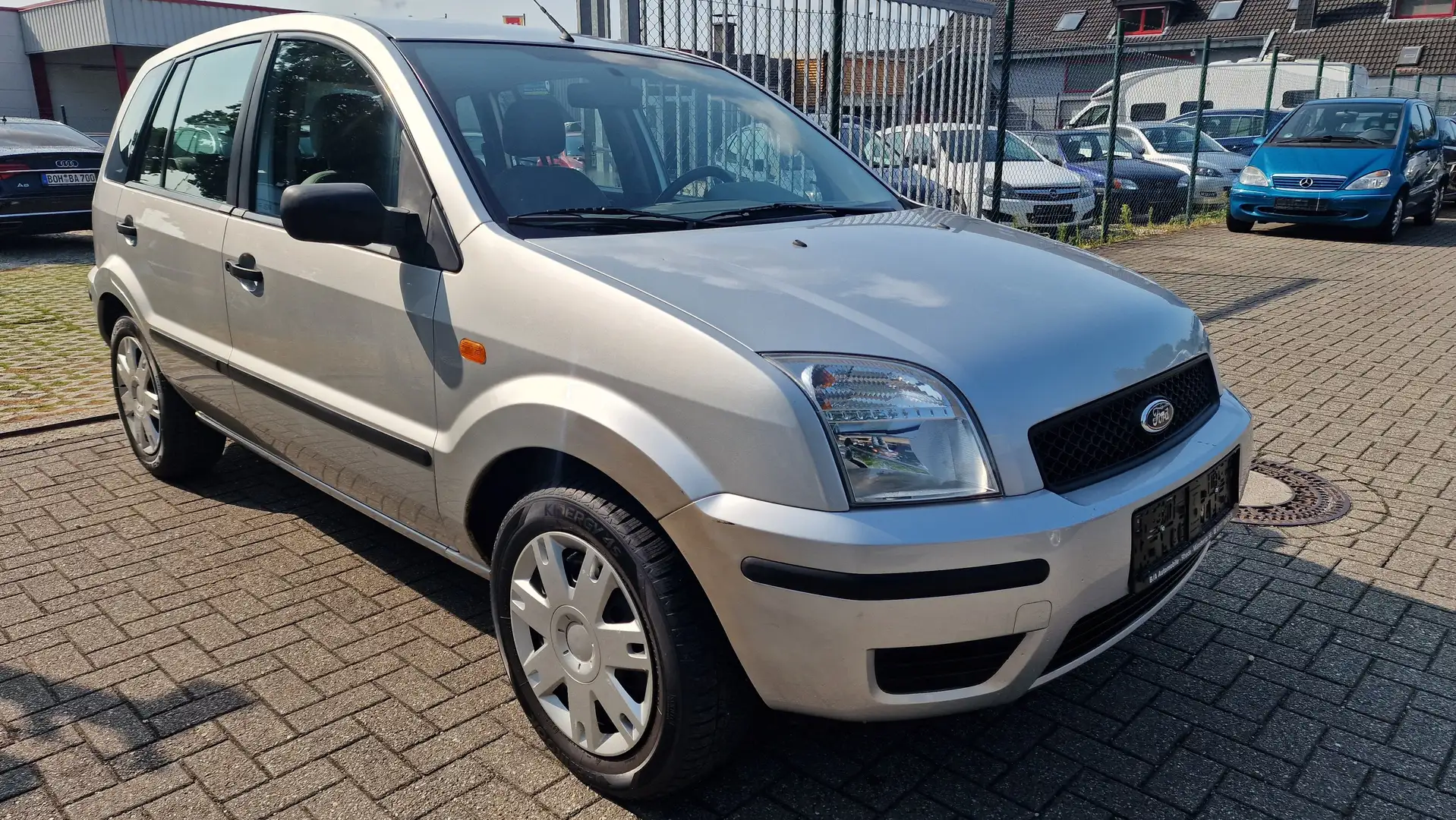 Ford Fusion 1.4 Trend Klima Tüv Neu Original zustand Silber - 1