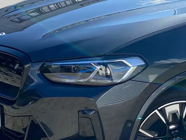 BMW iX3 view 5