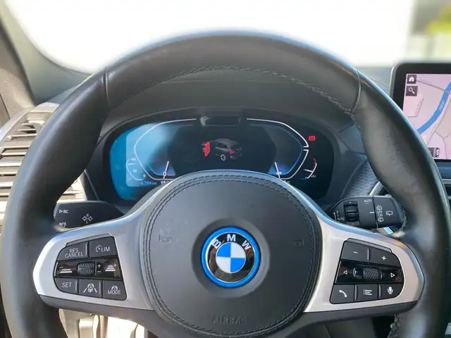 BMW iX3 view 8