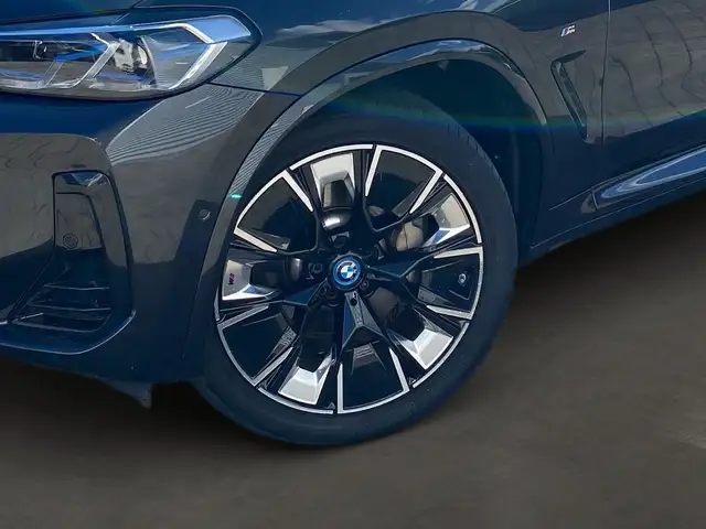 BMW iX3 view 6