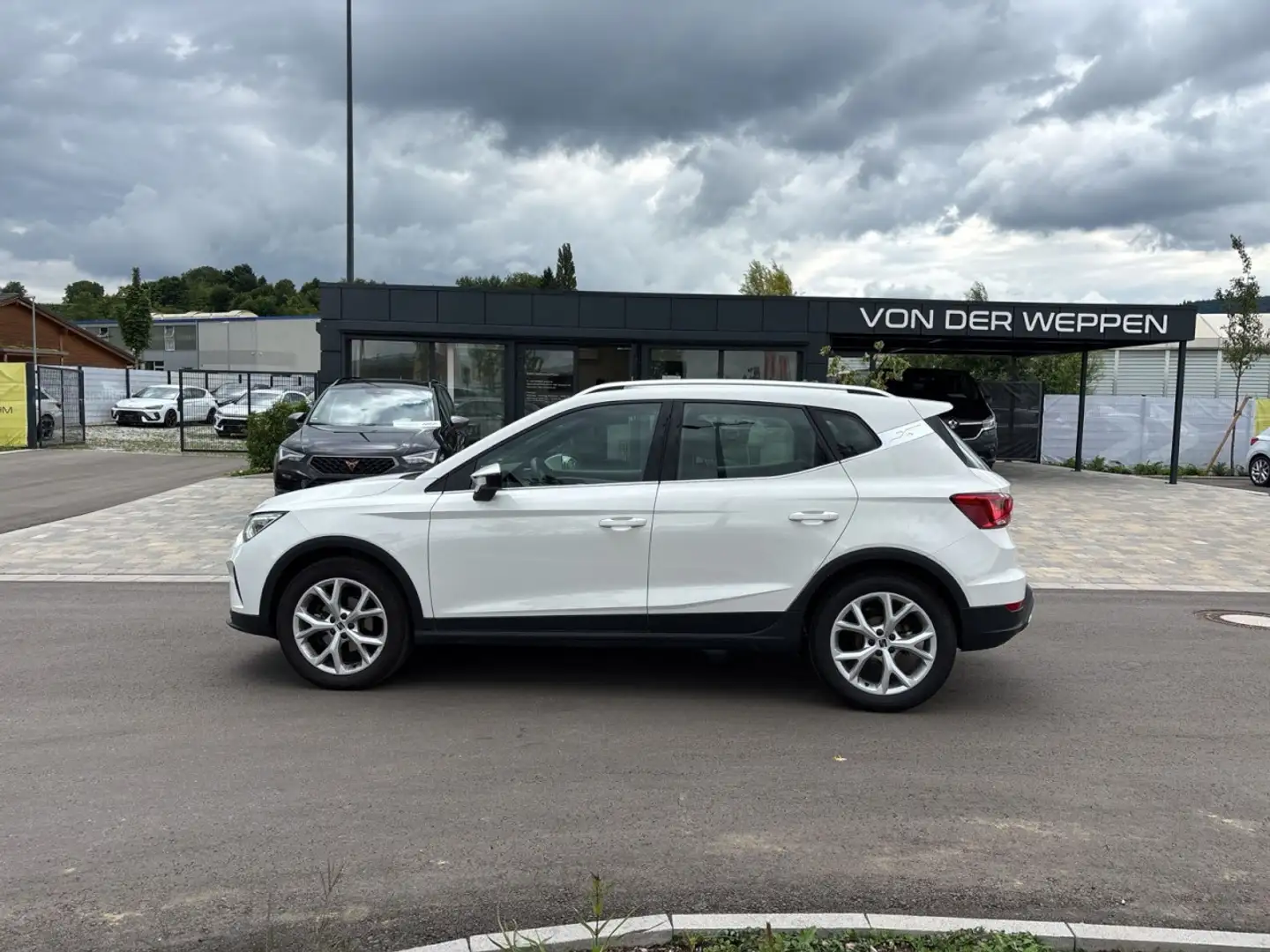 SEAT Arona FR TSI Navi Carplay Sitzheizung AHK Klima Navi Weiß - 2