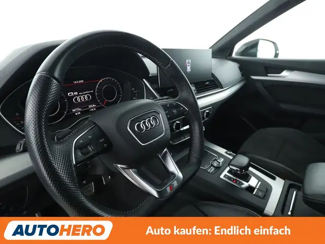 Audi Q5 view 11