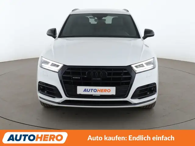Audi Q5 view 9