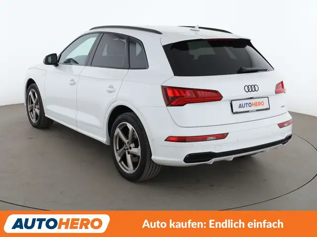 Audi Q5 view 4