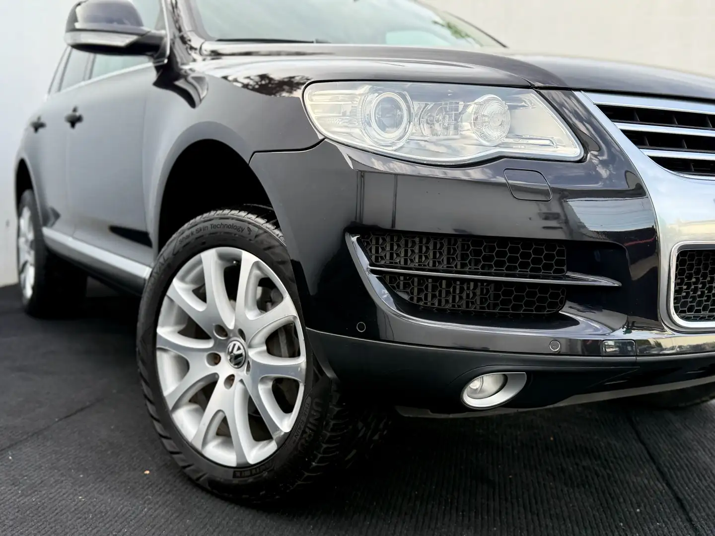 Volkswagen Touareg V6 TDI 4Motion Noir - 2