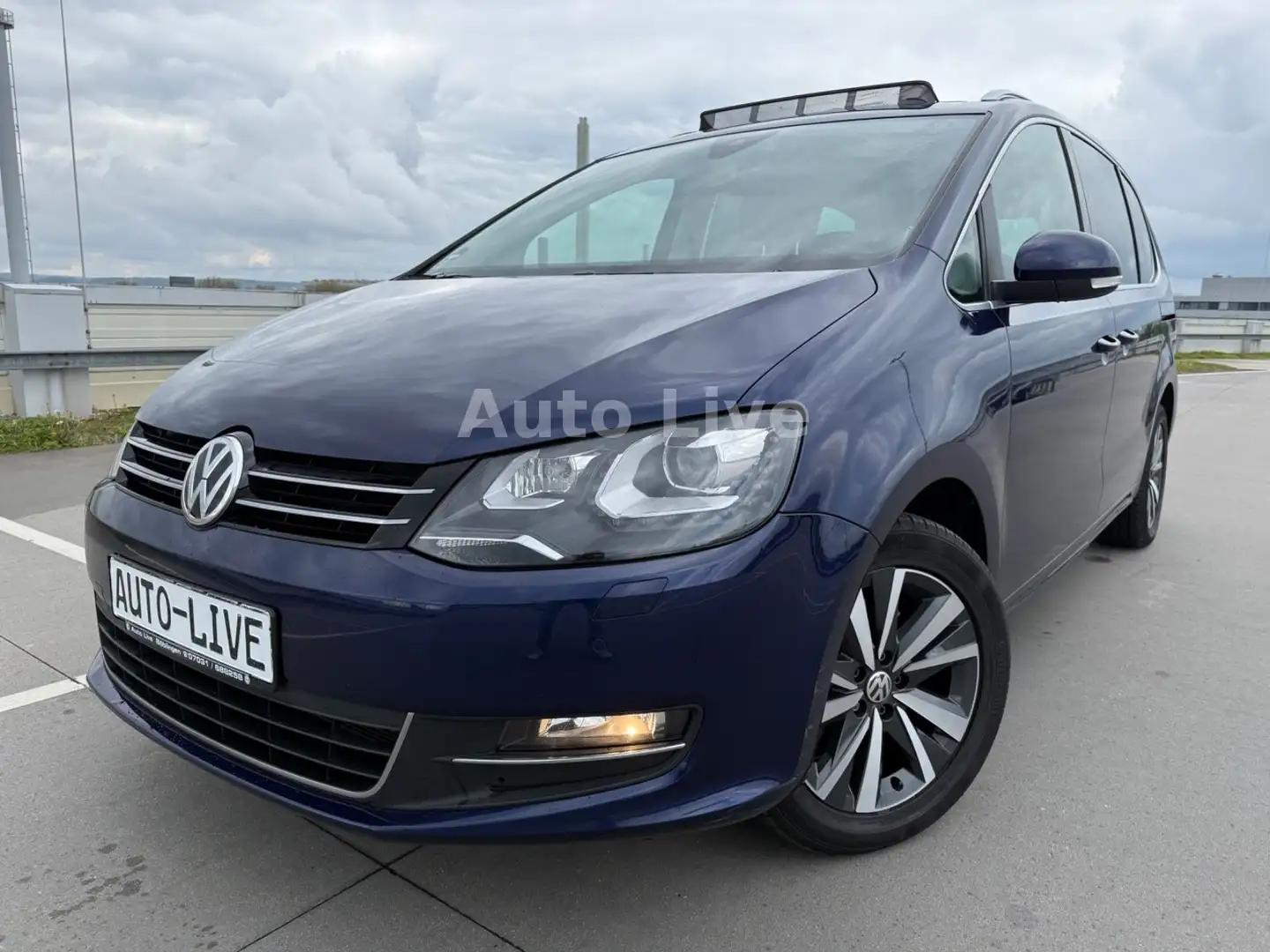 Volkswagen Sharan 2.0 TDI*DSG*HIGH*7-STZ*PANO*NAVI*XENO*AHK Blau - 1