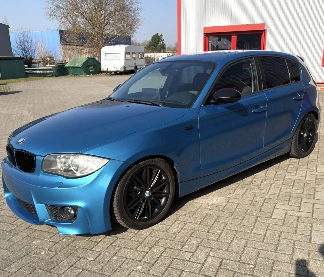 BMW 130 130i Blau - 1