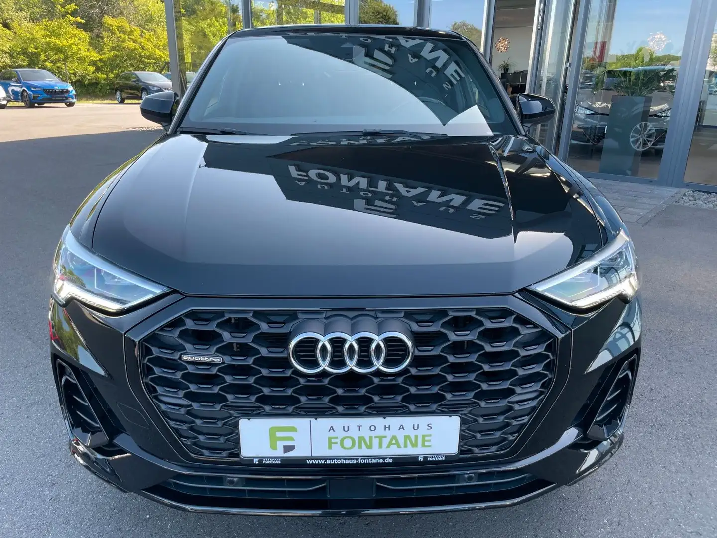 Audi Q3 Sportback 2,0TFSI quattro Sline Black MMiPlus crna - 2