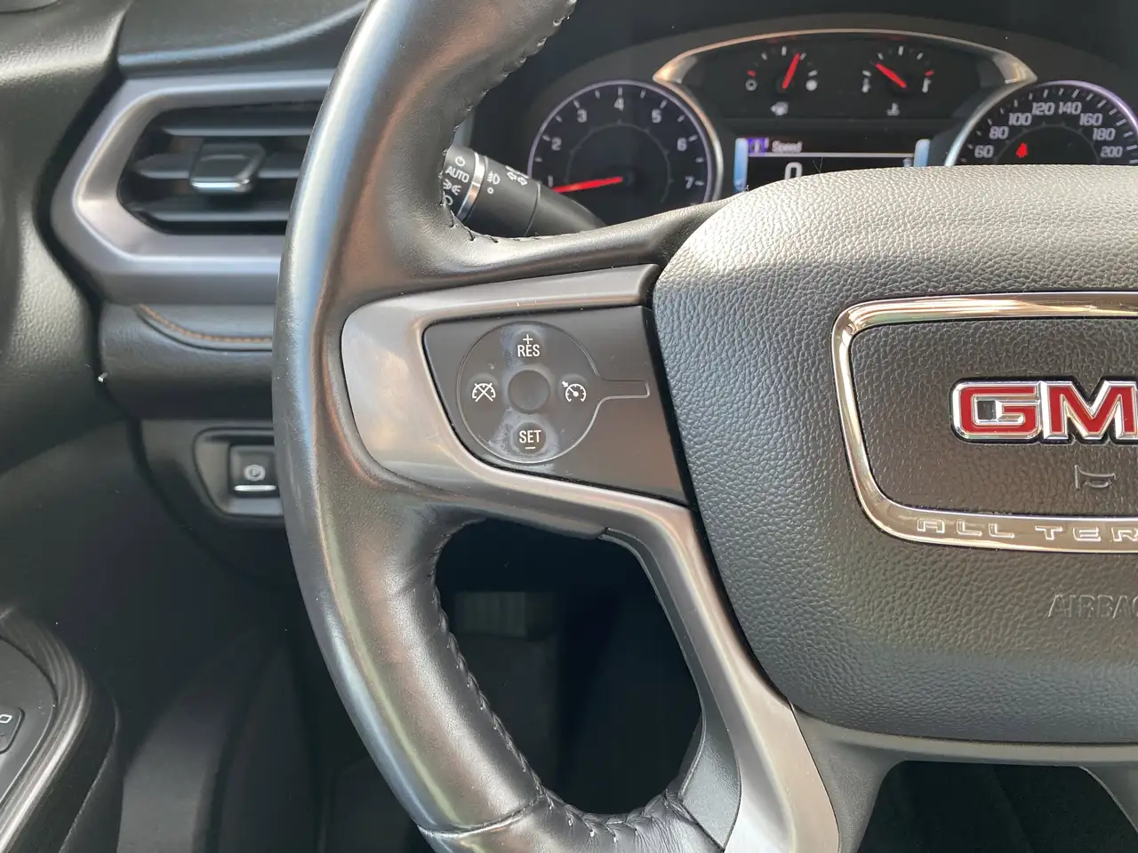 GMC Acadia fotografie GMC Acadia