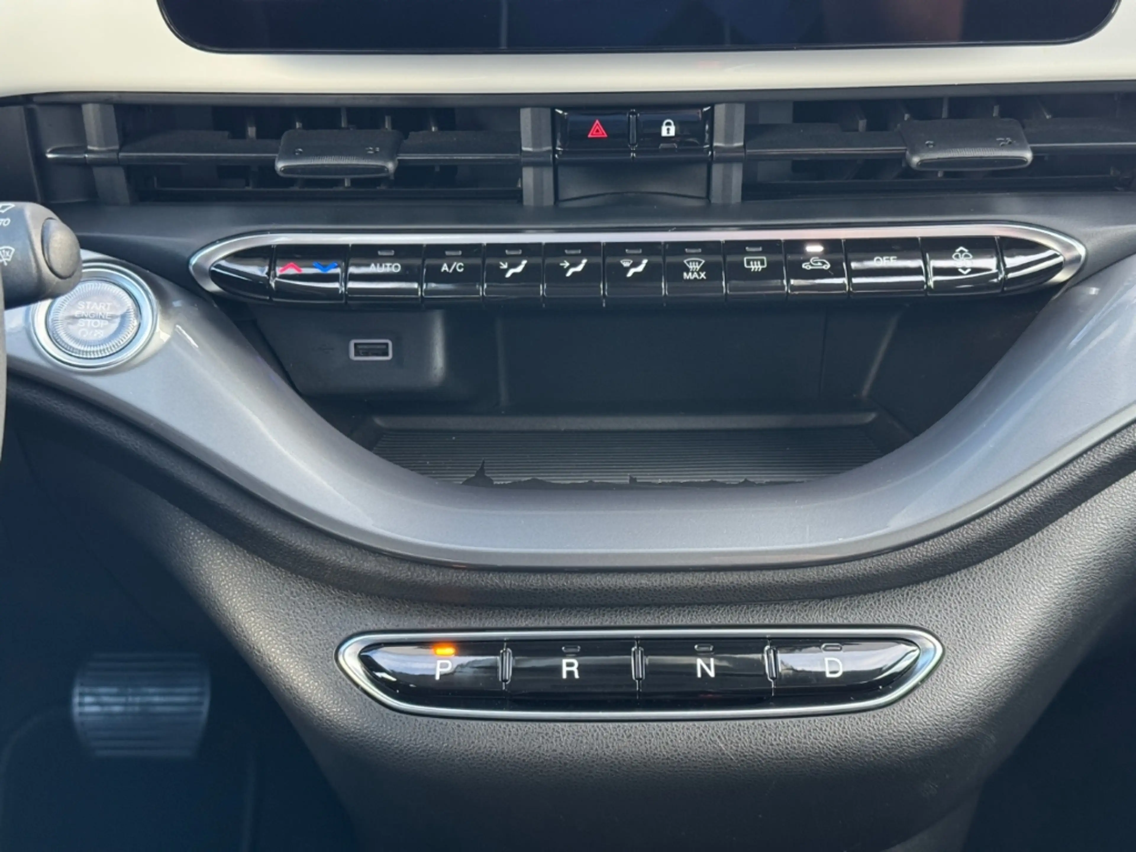 Fiat 500 +KAMERA+SITZHEIZUNG+CARPLAY+TOTWINKEL+PDC+KEYLESS+ — photo 29