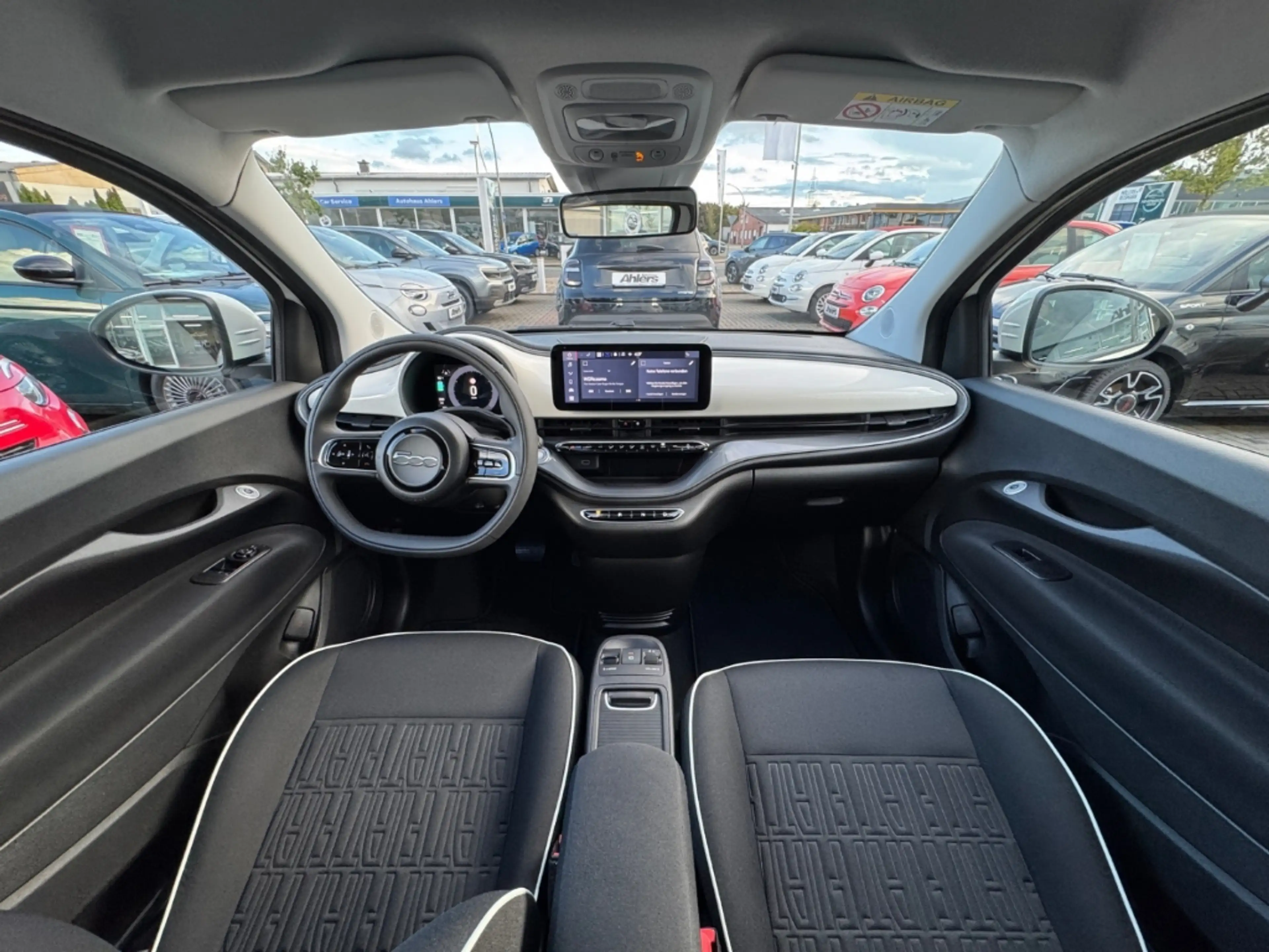Fiat 500 +KAMERA+SITZHEIZUNG+CARPLAY+TOTWINKEL+PDC+KEYLESS+ — photo 15