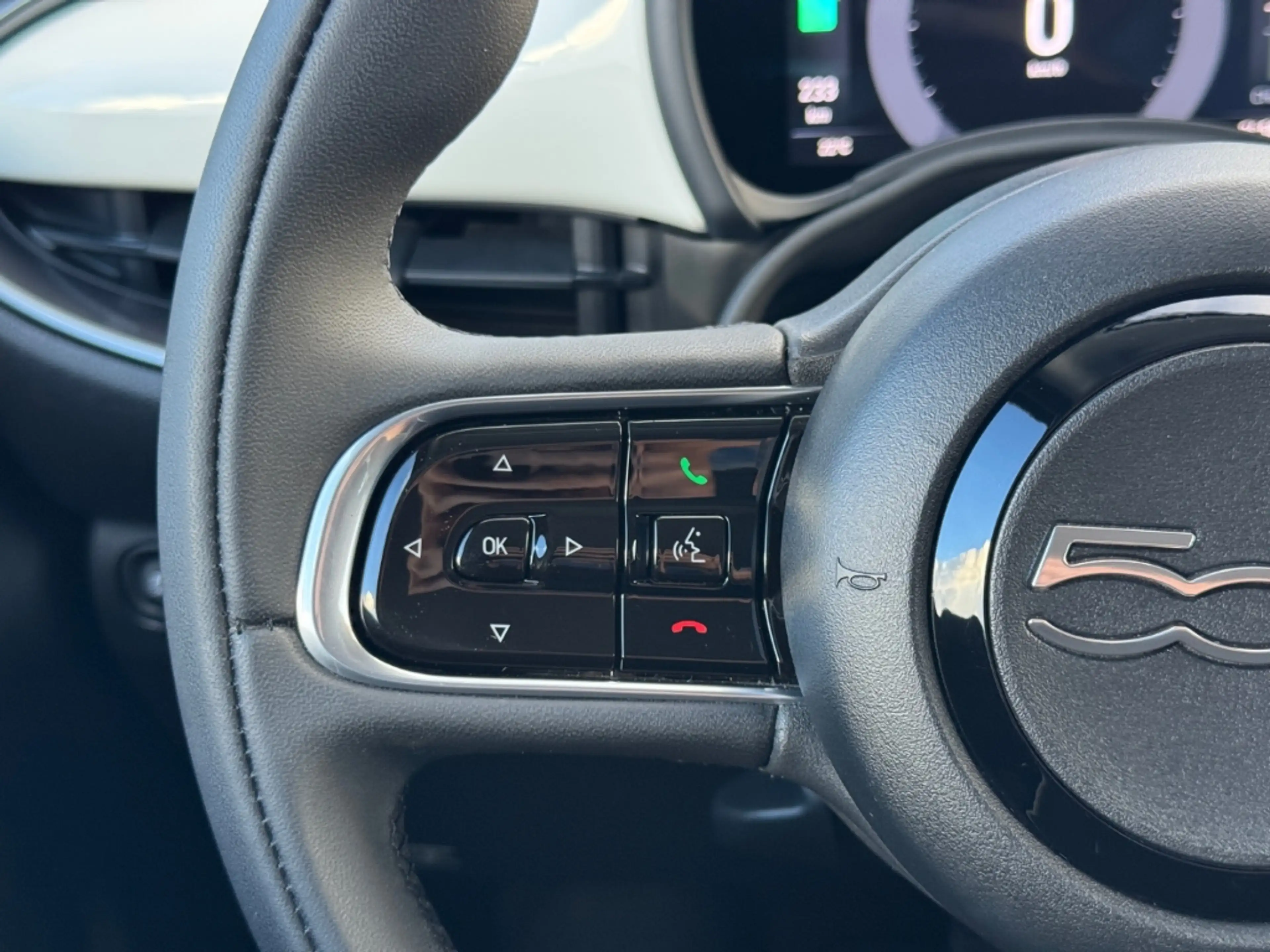 Fiat 500 +KAMERA+SITZHEIZUNG+CARPLAY+TOTWINKEL+PDC+KEYLESS+ — photo 18