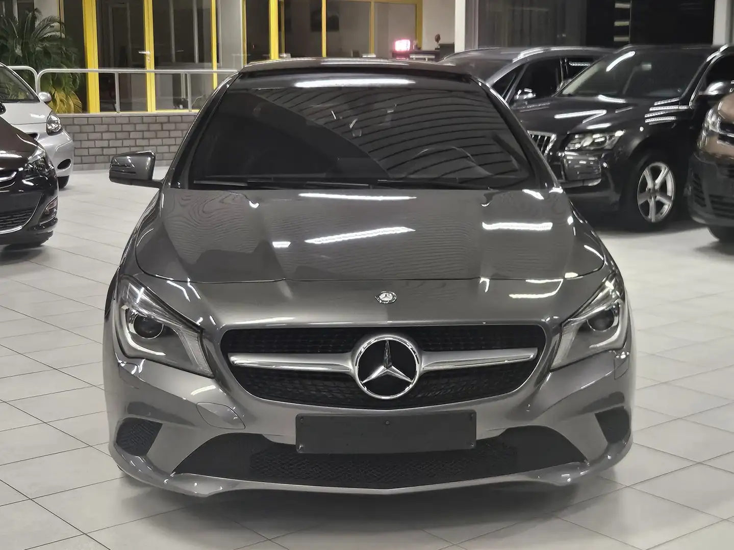 Mercedes-Benz CLA 180 Avangard Pano. Euro 6 Année 2016, 124.000KM Gris - 1
