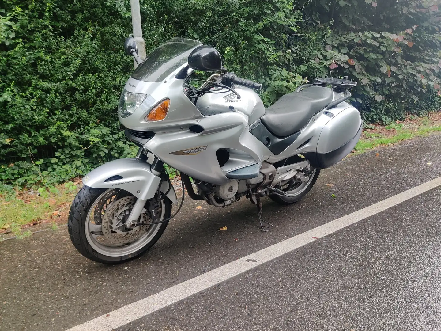 Honda NT 650 25 35 KW A2 Deauville 650 NT650V Silber - 1