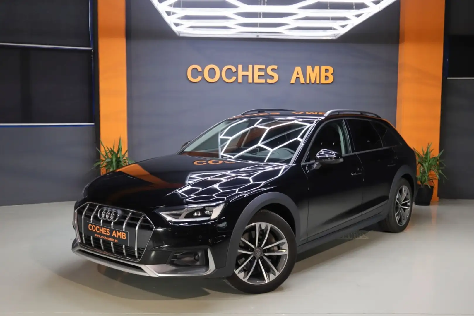 Audi A4 allroad 45 TFSI quattro-ultra S tronic Noir - 1