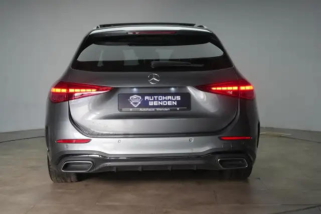Mercedes-Benz C-Class view 6