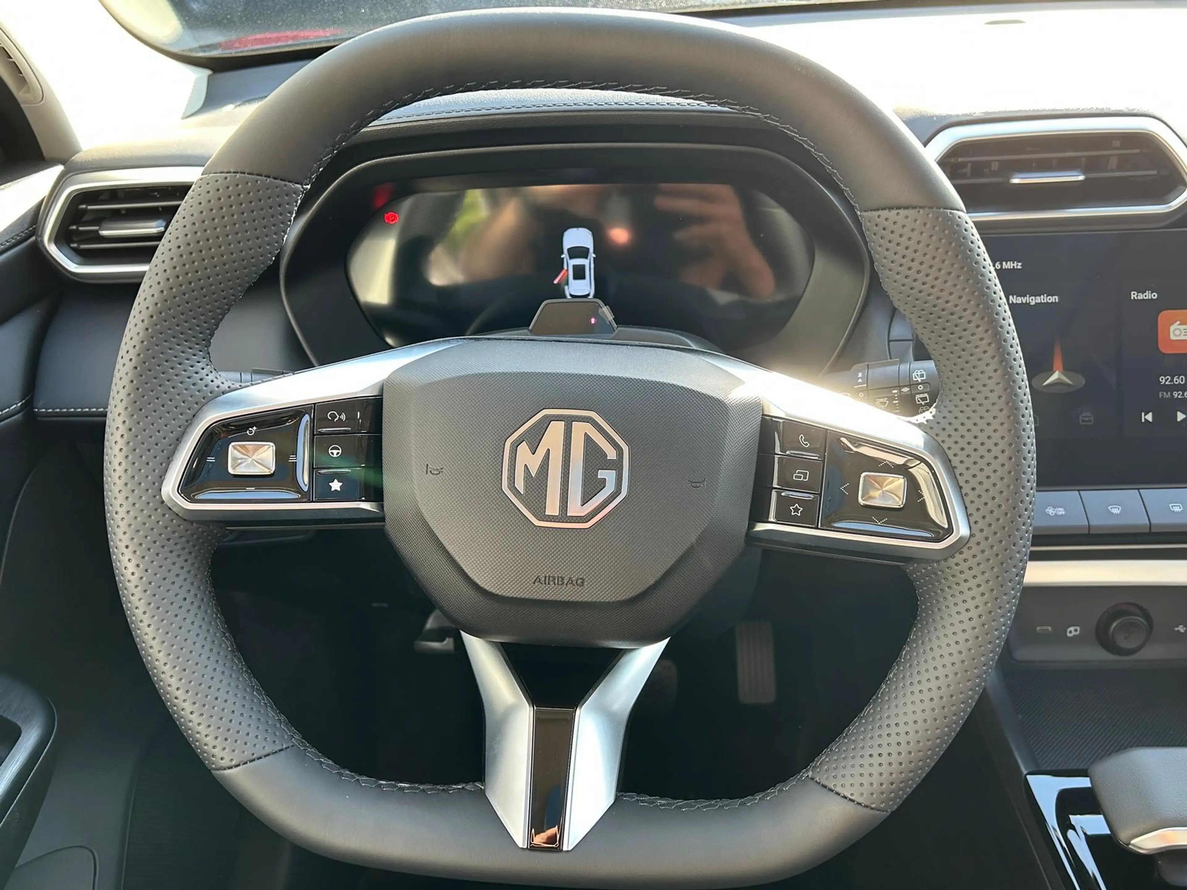 MG ZS Luxury HEV+ 197 PS MJ26 *Pano*Navi*Android Auto... — photo 8