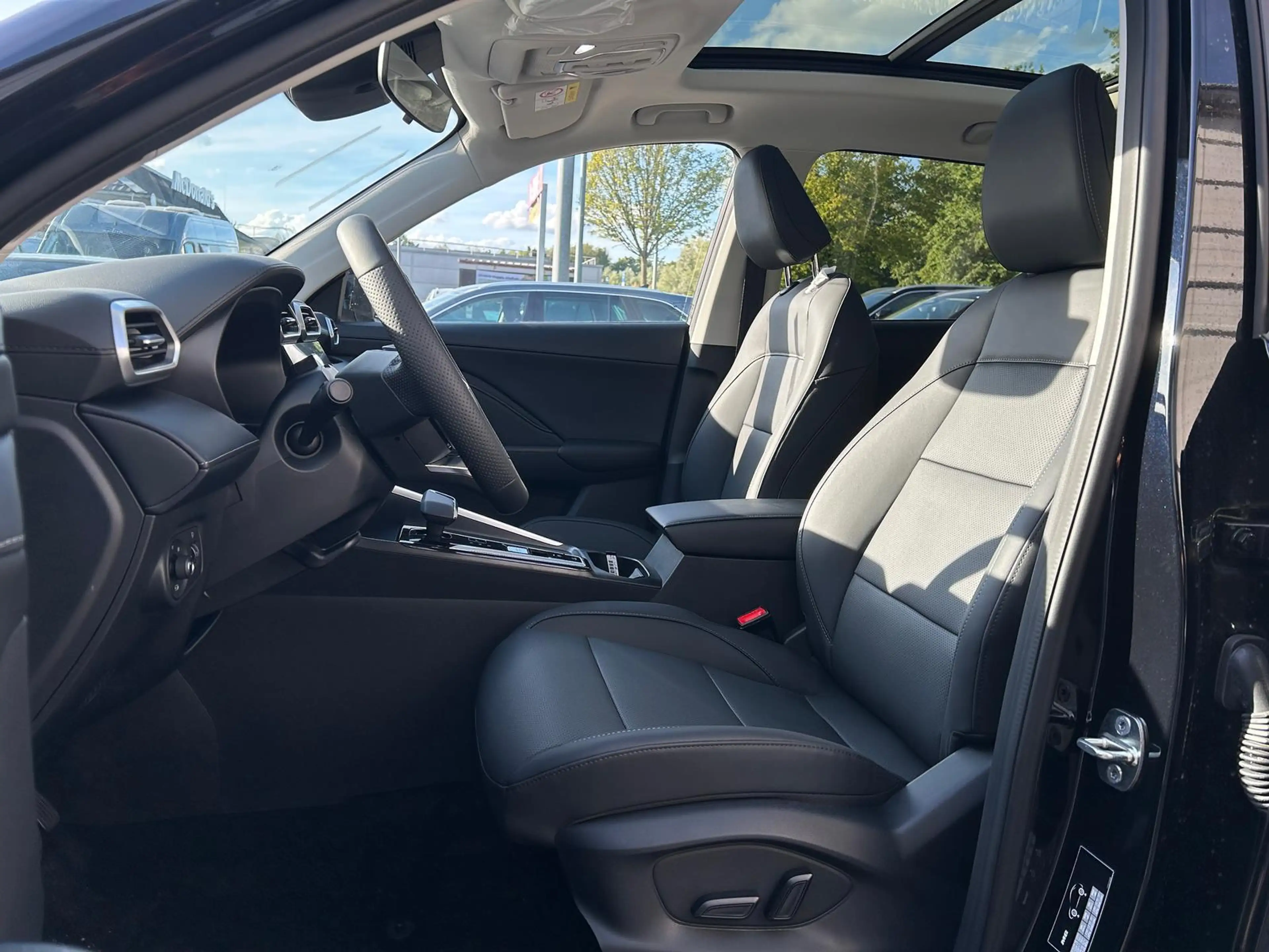 MG ZS Luxury HEV+ 197 PS MJ26 *Pano*Navi*Android Auto... — photo 6