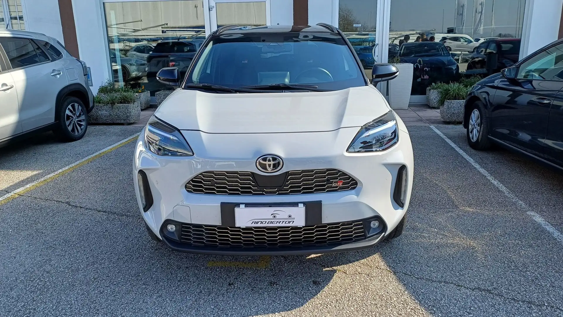 Toyota Yaris Cross 1.5 Hybrid 5p. E-CVT  GR SPORT ( NO VINCOLO FINAN Weiß - 1