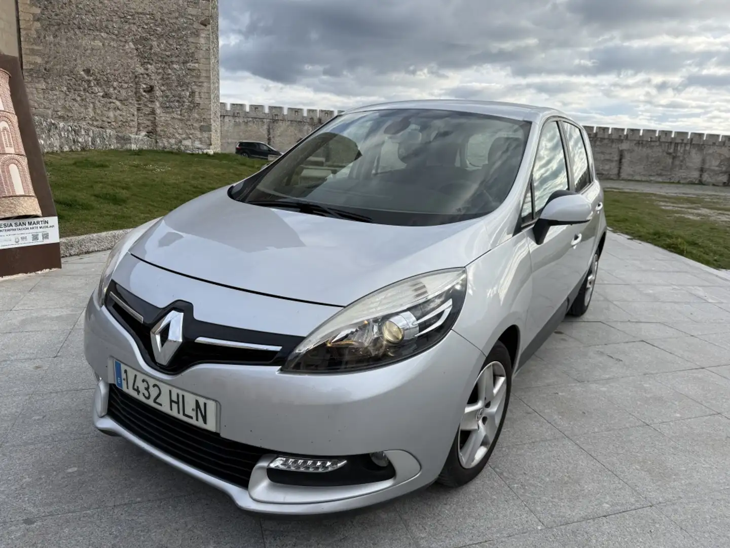 Renault Scenic 1.5dCi Dynamique 110 - 2