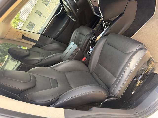 Imagine Tesla Model X P90DL Allradantrieb Ludicrous Modus 7 Sitzer