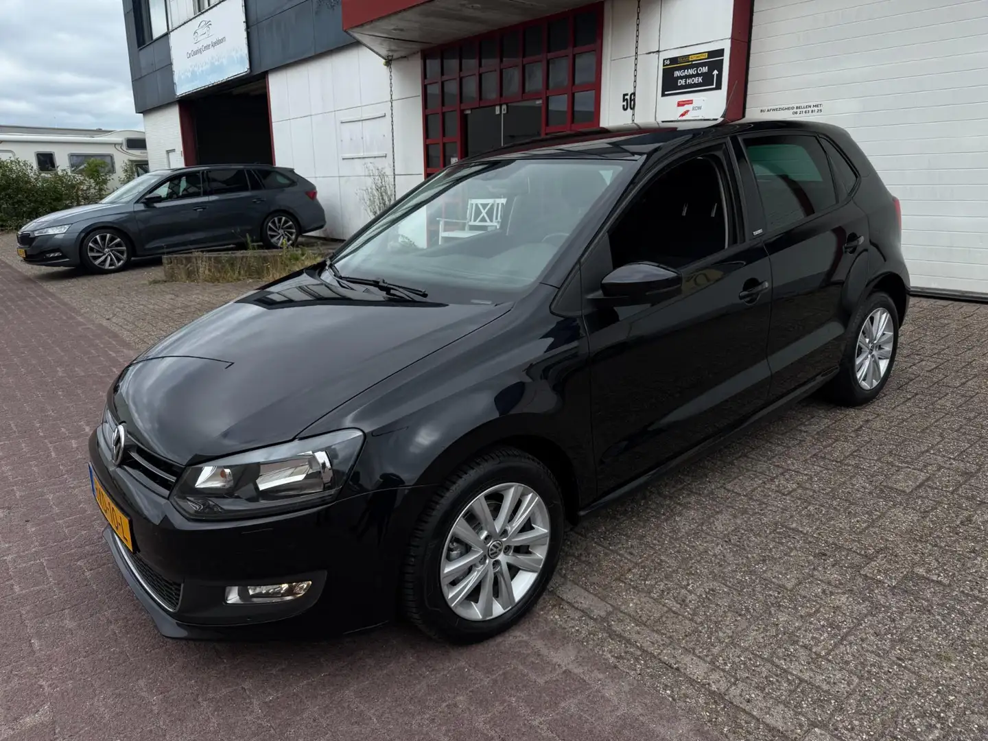 Volkswagen Polo 1.2-12V | STYLE EDITION| AIRCO |CAR PLAY|LUXE UITV Zwart - 2