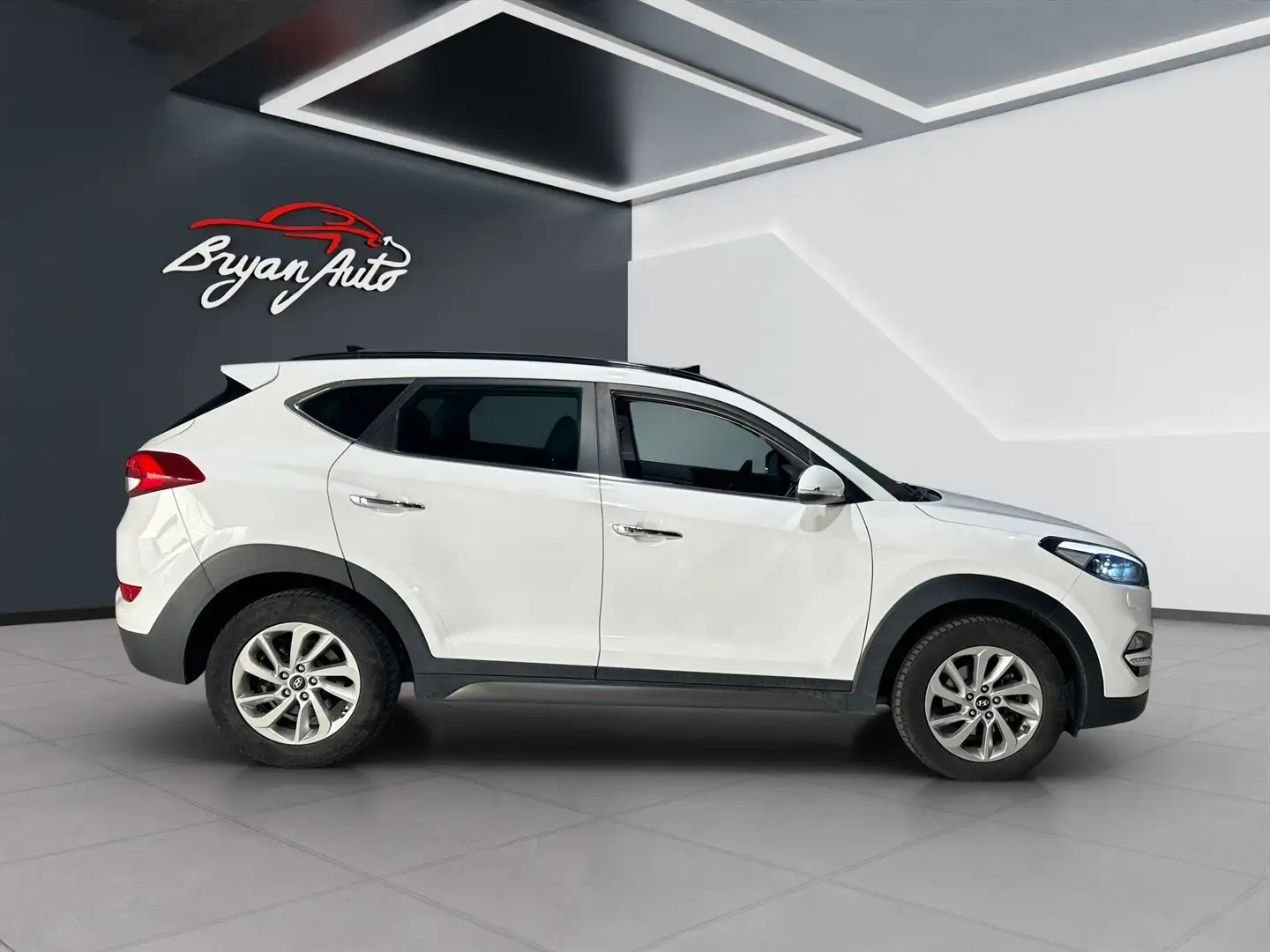 Hyundai TUCSON 1.7 crdi Xpossible 2wd 116cv - 1