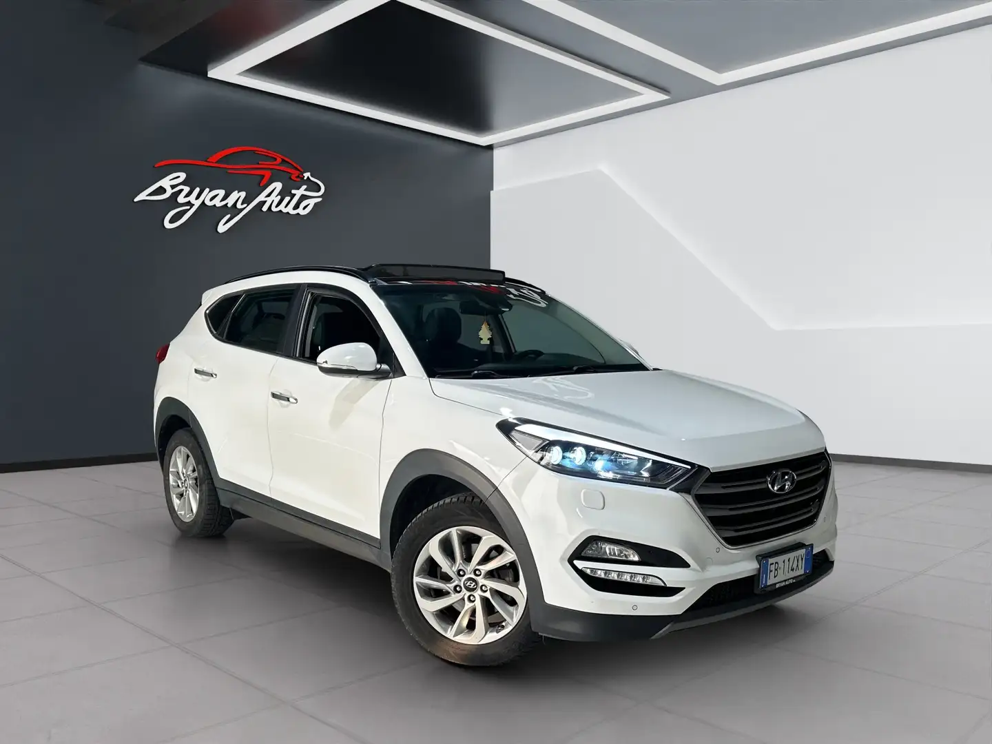 Hyundai TUCSON 1.7 crdi Xpossible 2wd 116cv - 2