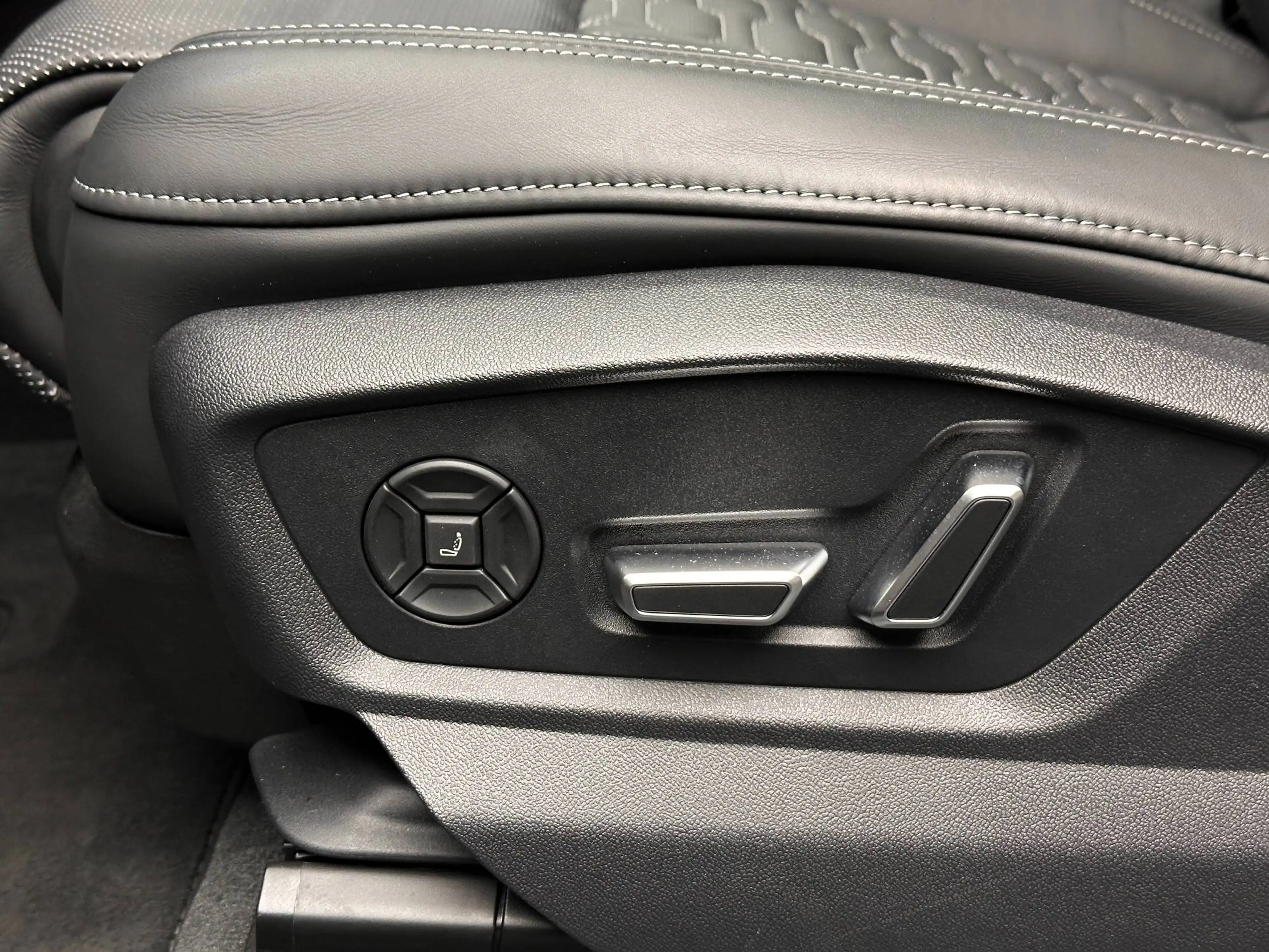 Audi RS Q8 Performance quattro *V-Max*PANORAMA*RS-Abgas*Standhzg* — photo 15