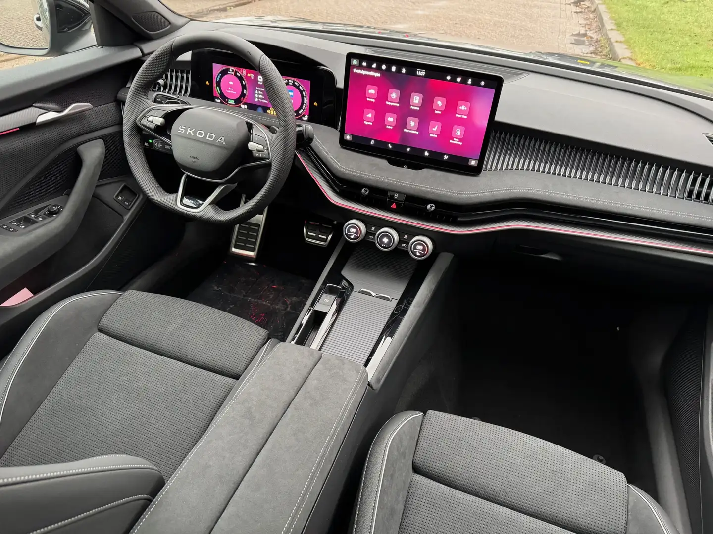 Skoda Superb Combi 1.5 TSI 204pk DSG PHEV Sportline Business | Grigio - 2