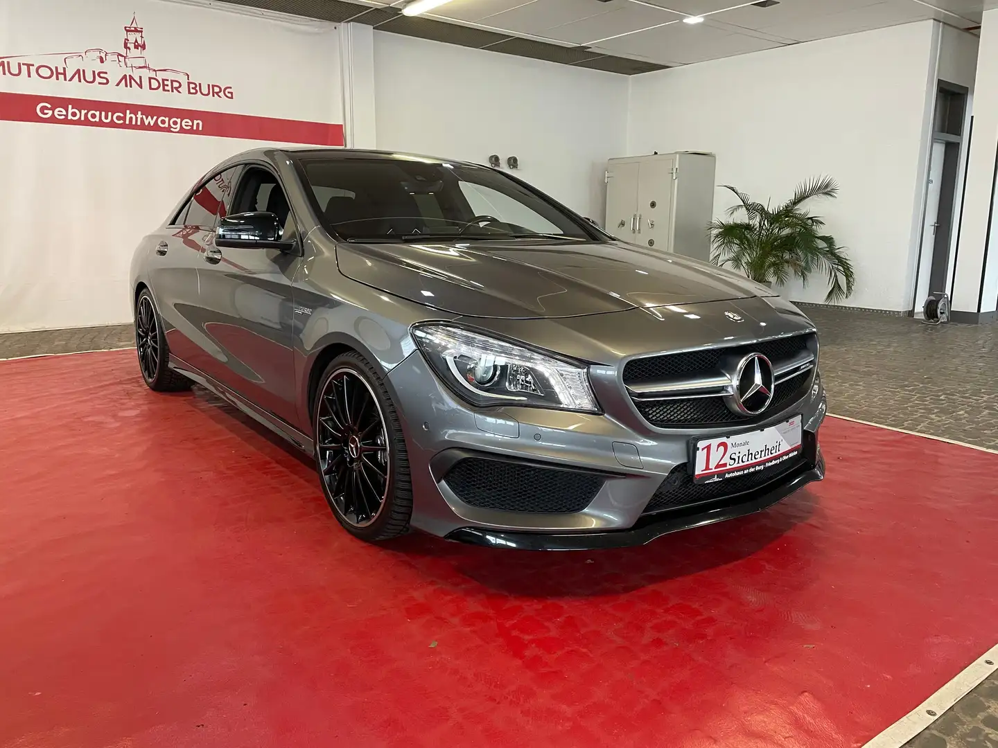 Mercedes-Benz CLA 45 AMG 4Matic *SHgpfl. + Sport + Soundsystem + BT Grau - 1