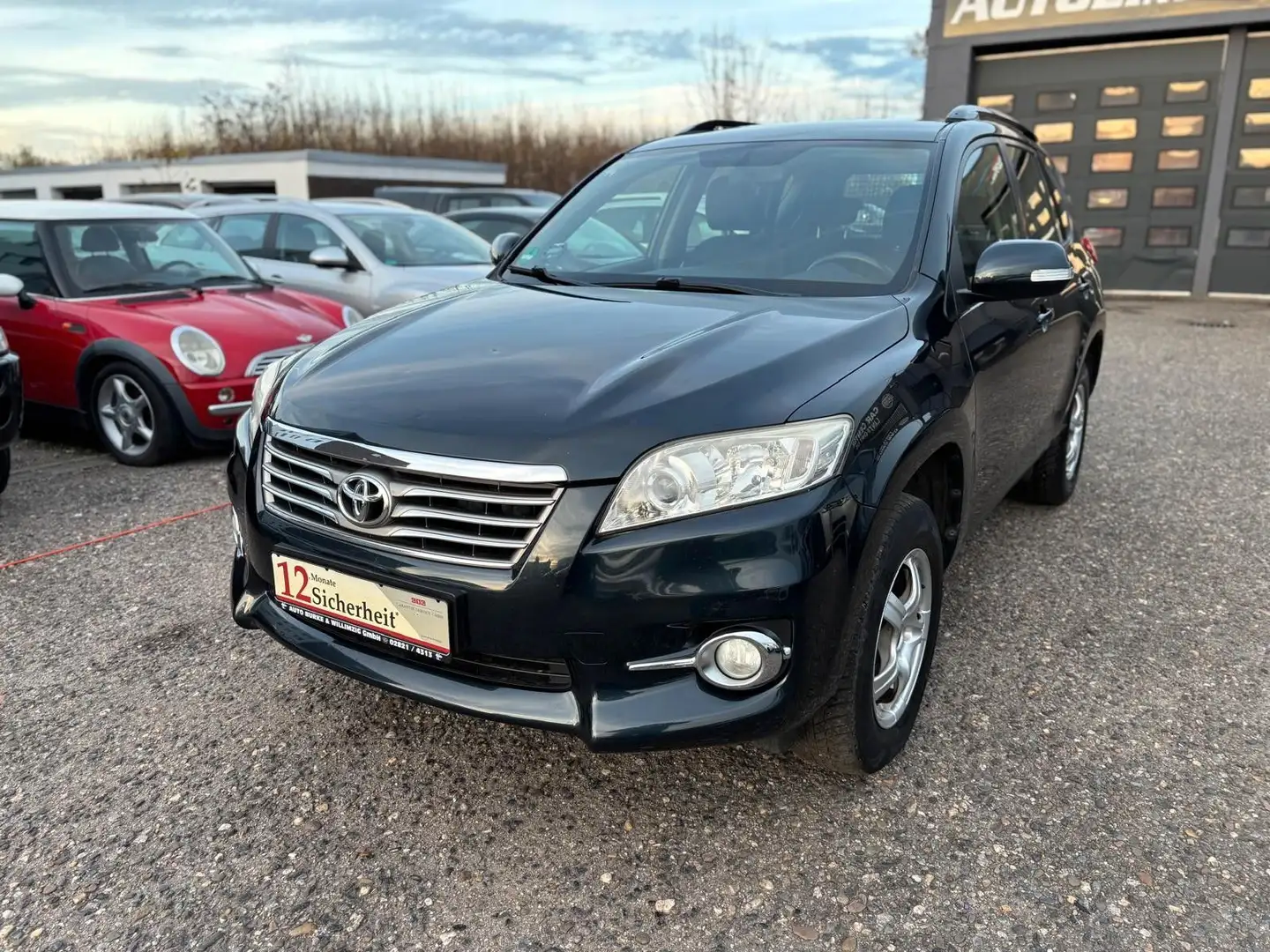 Toyota RAV 4 RAV4 Basis 4X4 Schwarz - 1