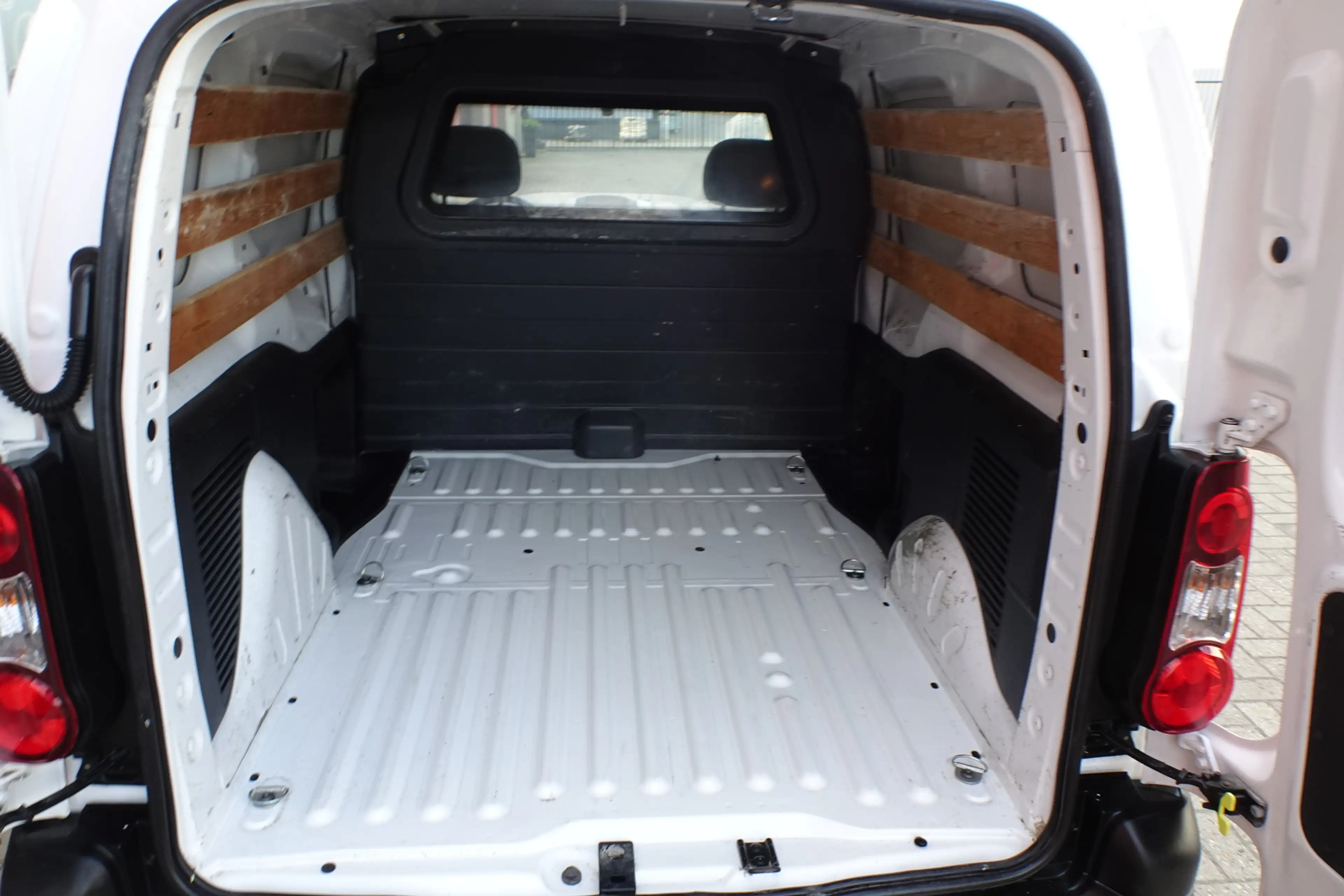 Peugeot Partner 120 1.6 BlueHDi 75 L1 XR airco 124381 km !! — photo 10