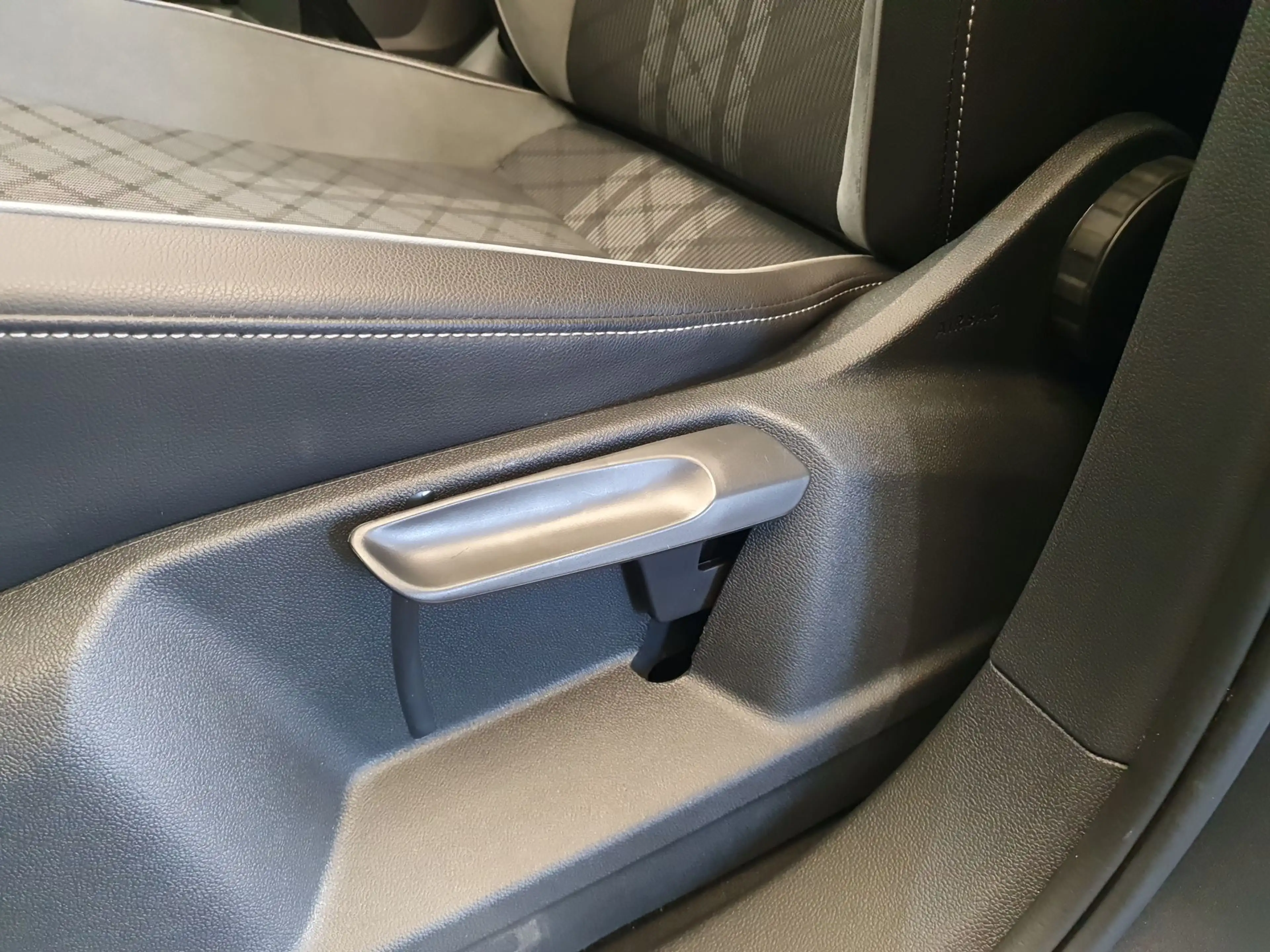 Volkswagen Tiguan Allspace 1.5 TSI R-Line Business+ 7p. Panoramadak, Headup — photo 24