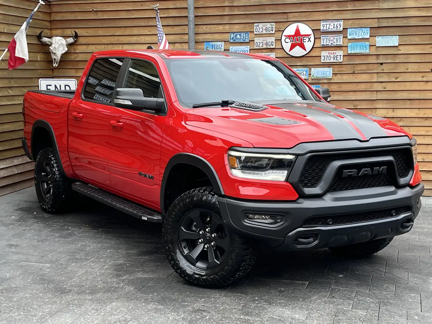 Dodge RAM 1500 Rebel 5,7L 12´´ Display RAMBOX LPG ACC Rood - 2