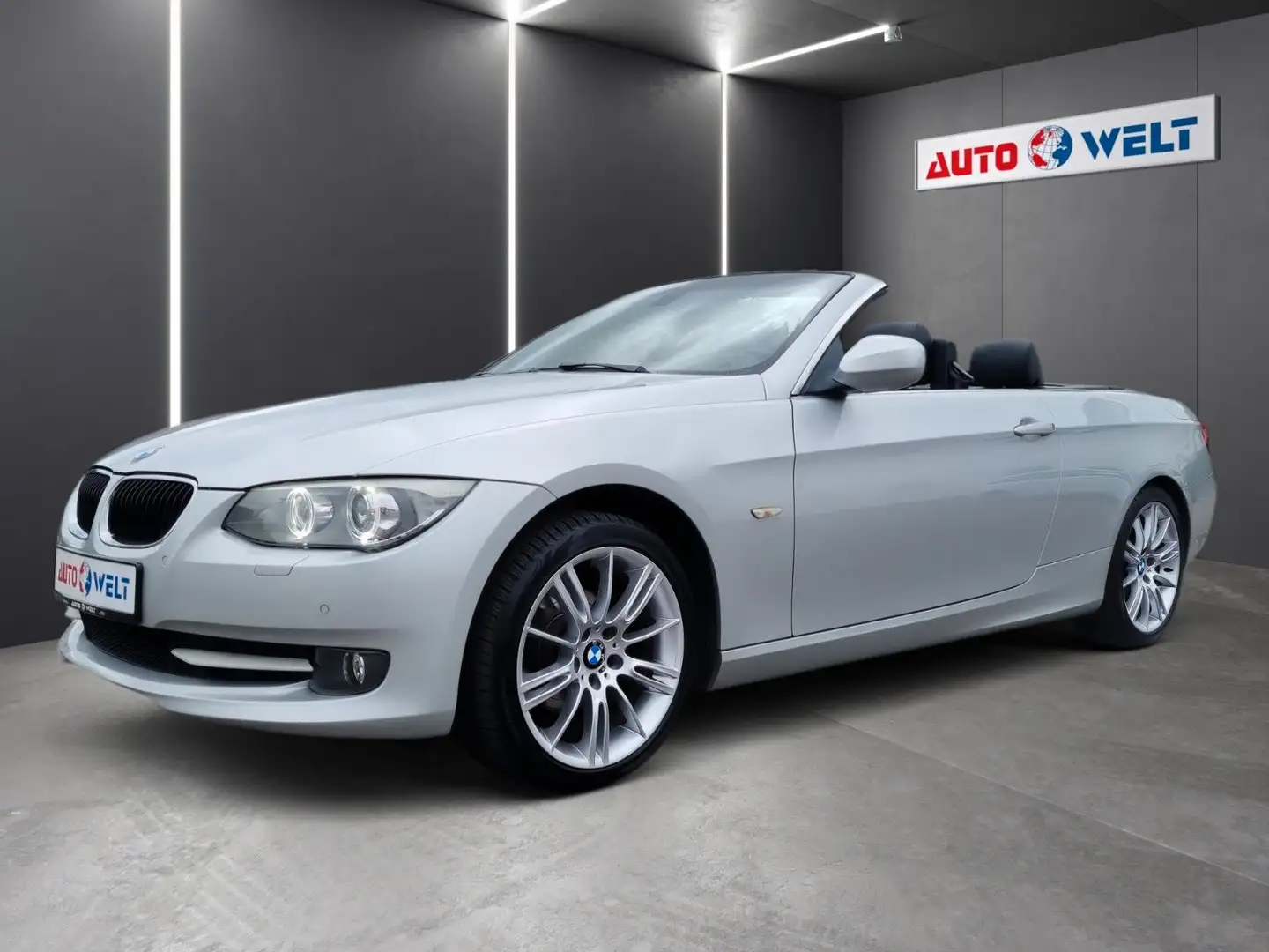 BMW 318 i Cabrio Bi-Xenon Voll-Leder Navi Memory uvm! Silber - 1
