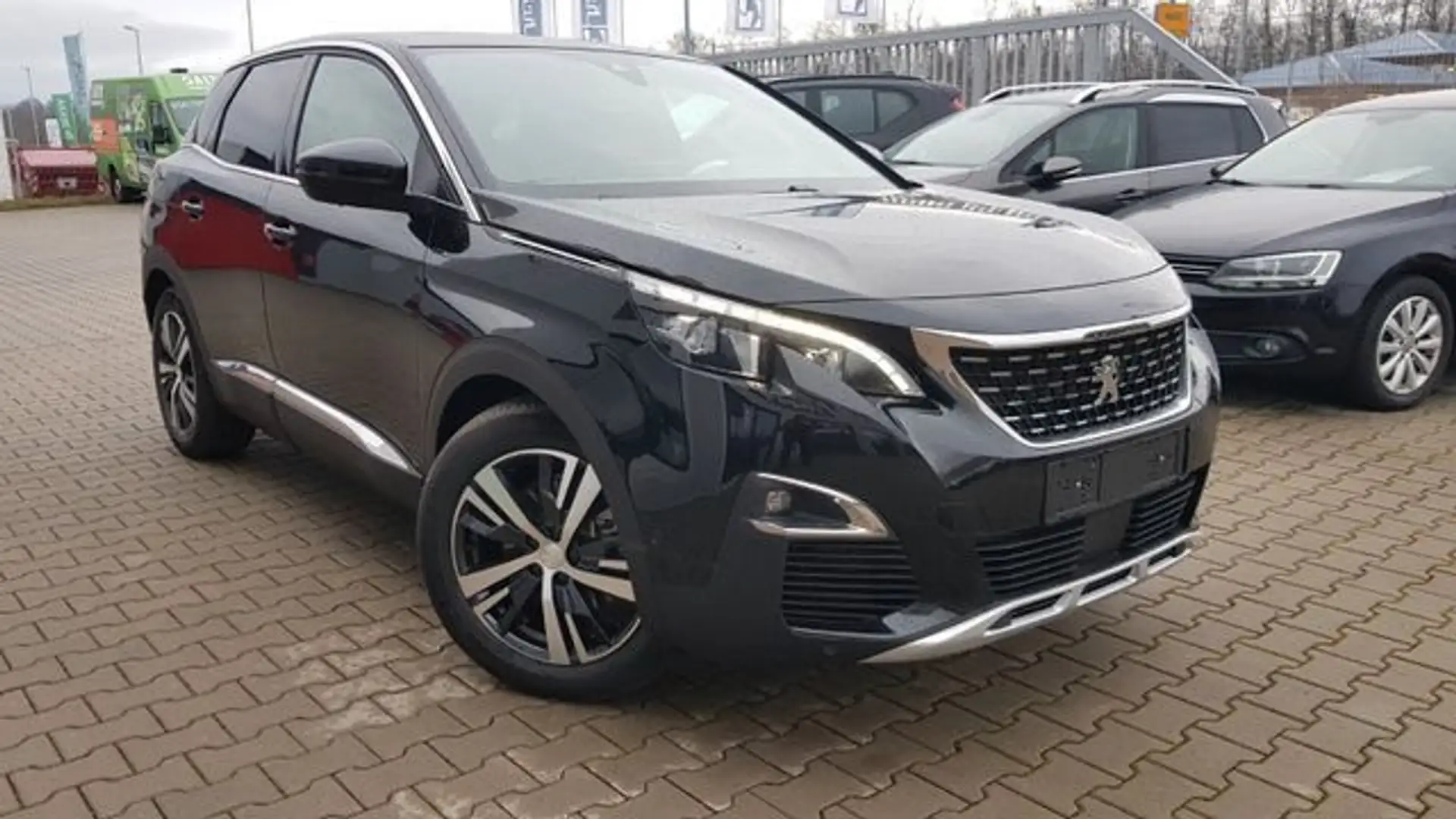 Peugeot 3008 Hybrid4 300 GT 4 WD Schwarz - 2