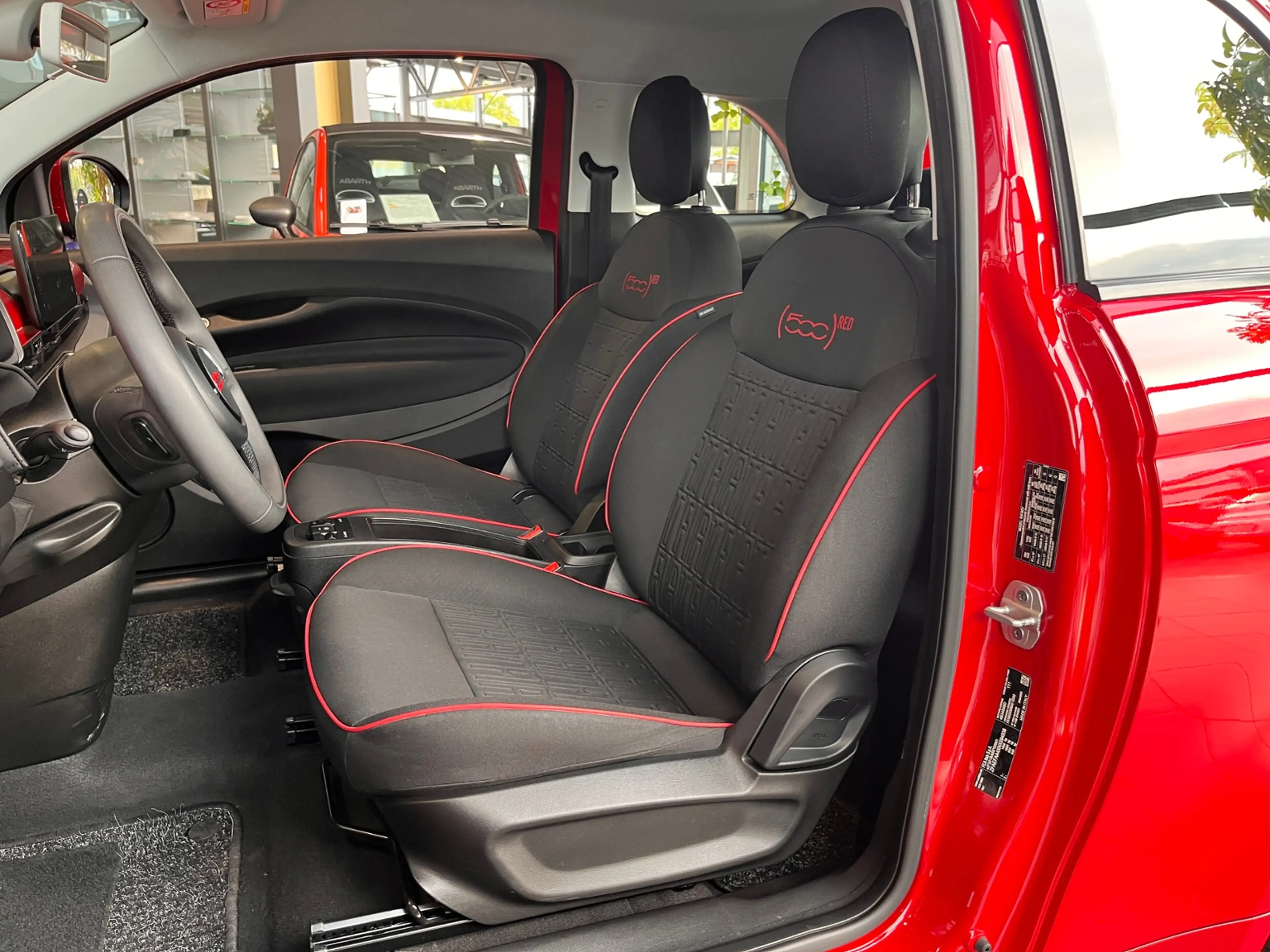 Fiat 500e 42 kWh Akku Red NAVI KLIMA — photo 9