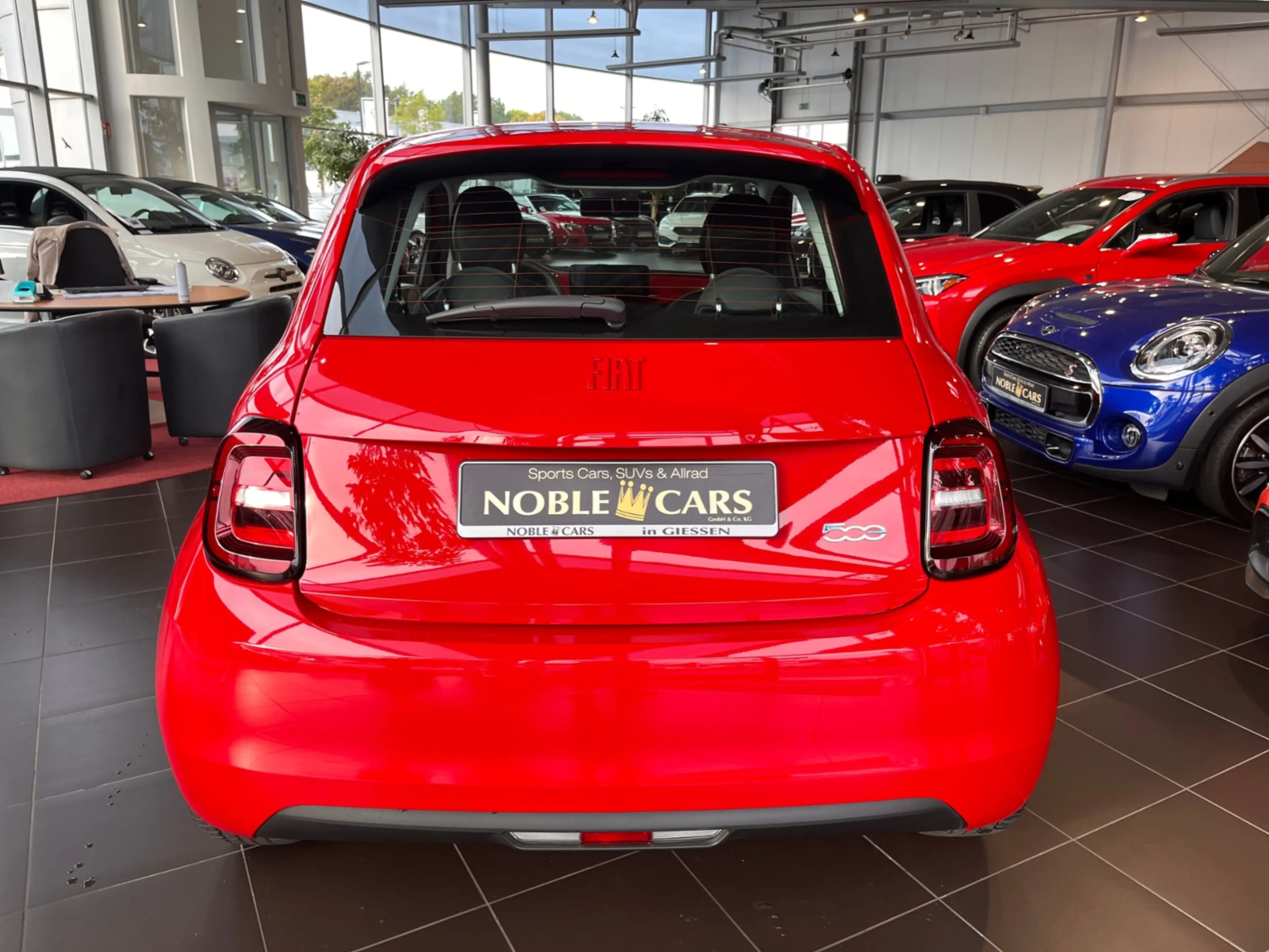 Fiat 500e 42 kWh Akku Red NAVI KLIMA — photo 6