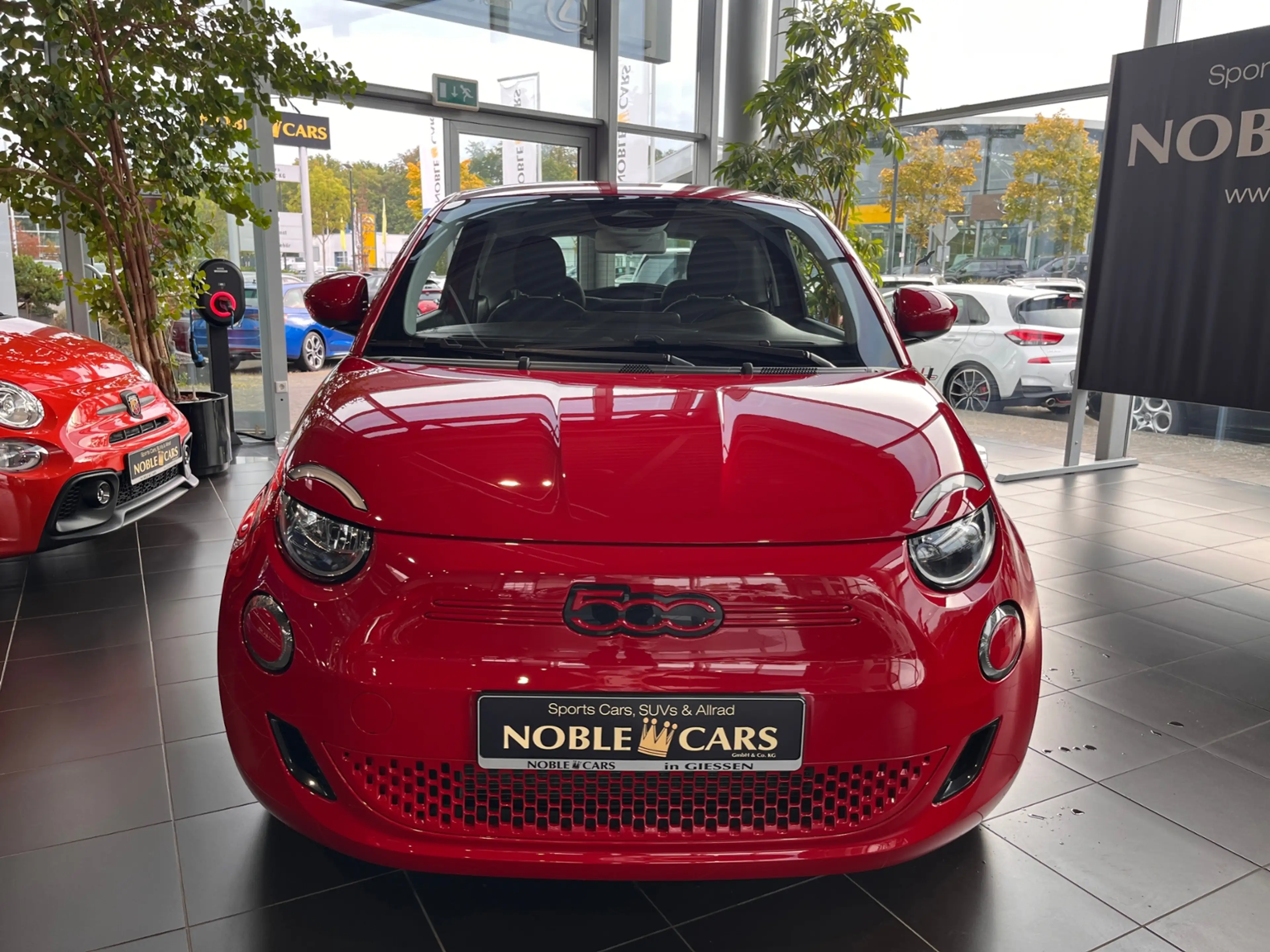 Fiat 500e 42 kWh Akku Red NAVI KLIMA — photo 2