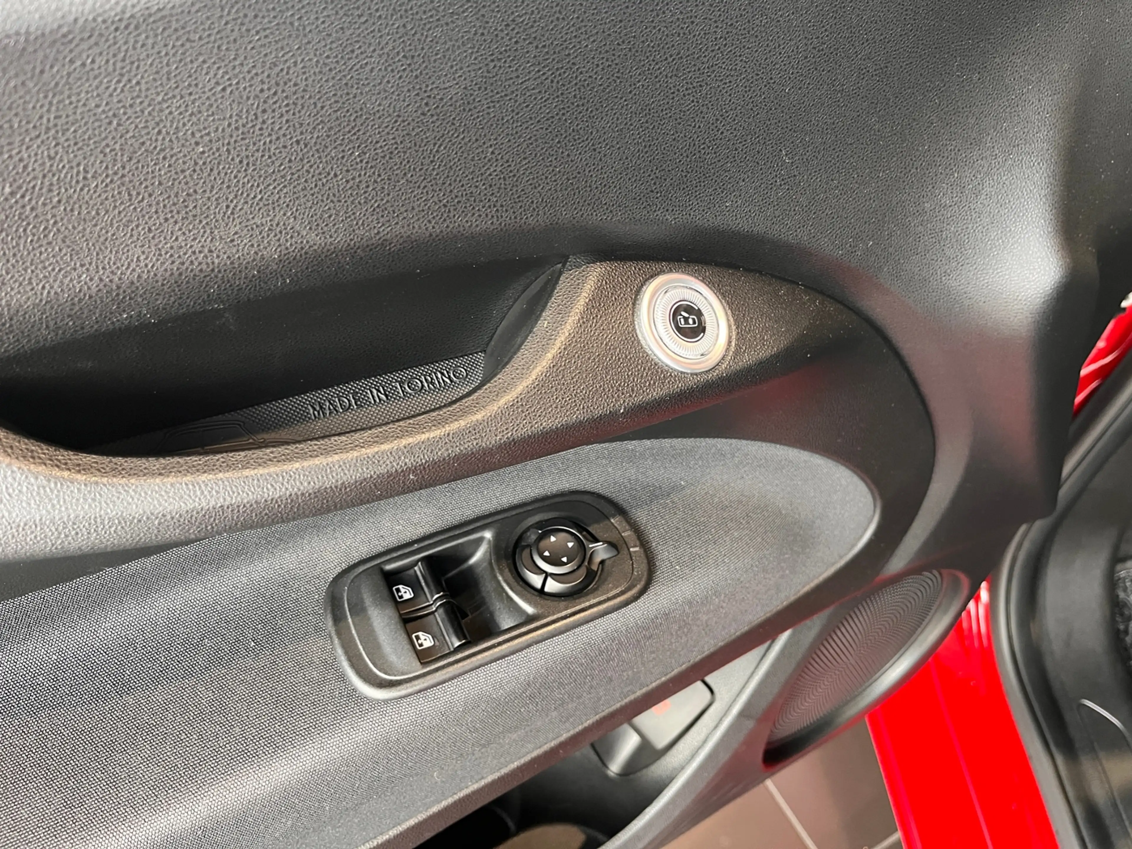 Fiat 500e 42 kWh Akku Red NAVI KLIMA — photo 10